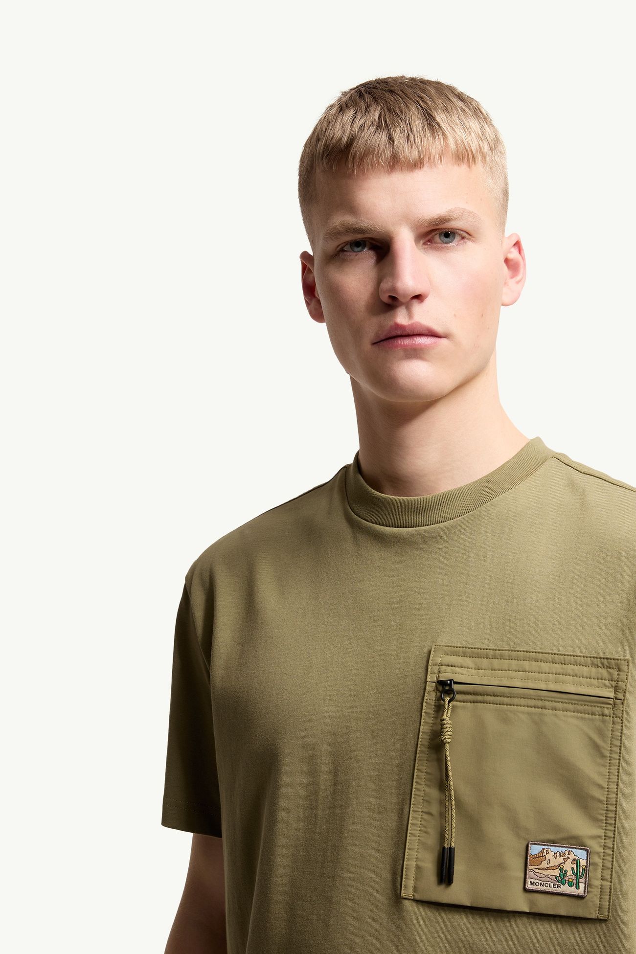 T-shirt en coton à poche utilitaire Hommes Vert Olive Moncler 5