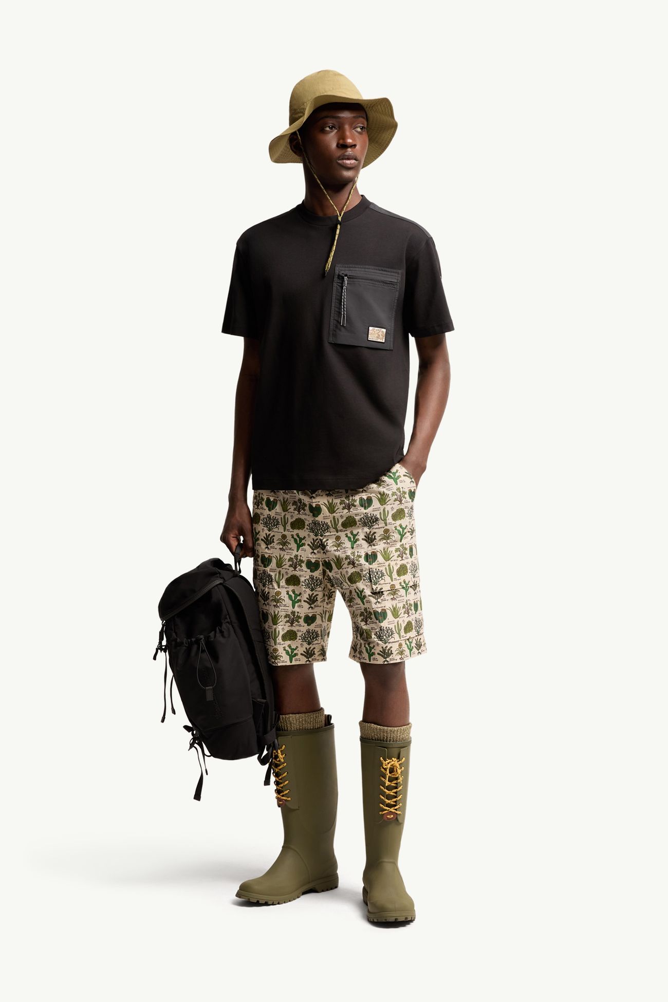 Utility Pocket Cotton T-Shirt Men Black Moncler 0