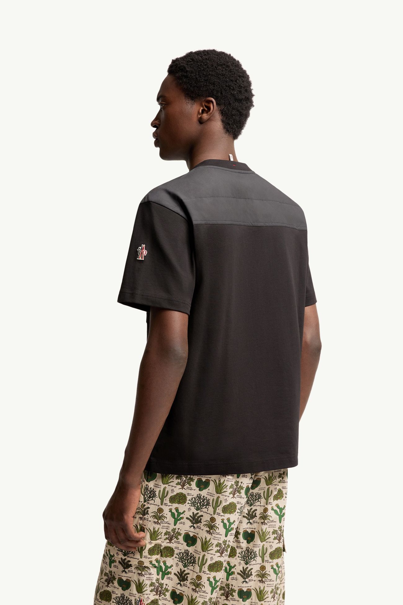 T-Shirt aus Baumwolle mit Utility-Tasche Herren Schwarz Moncler 4