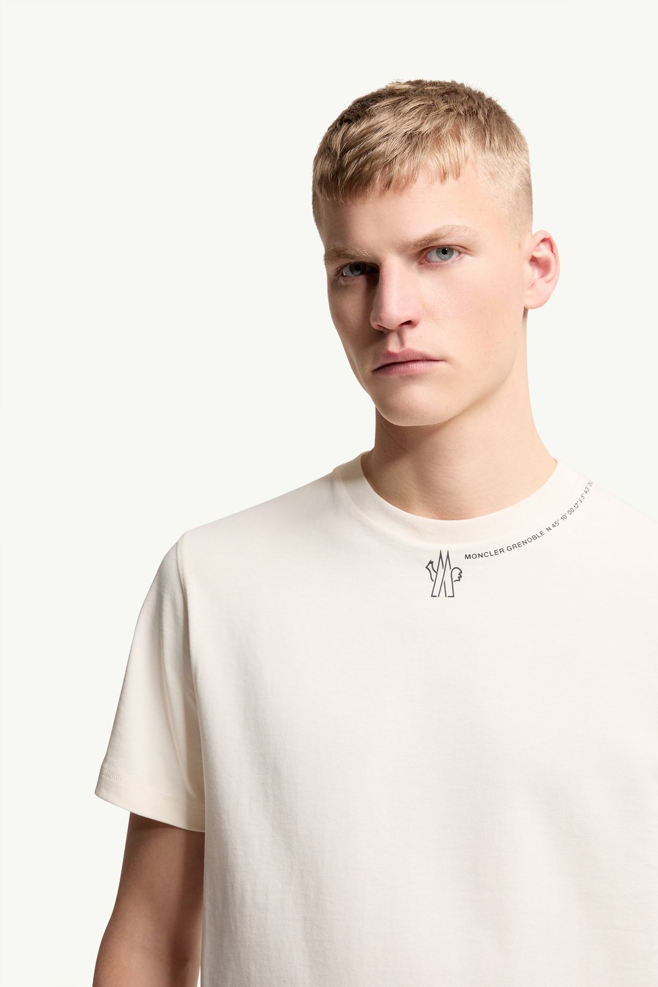 T-shirt logata in cotone Uomo Bianco Moncler 6