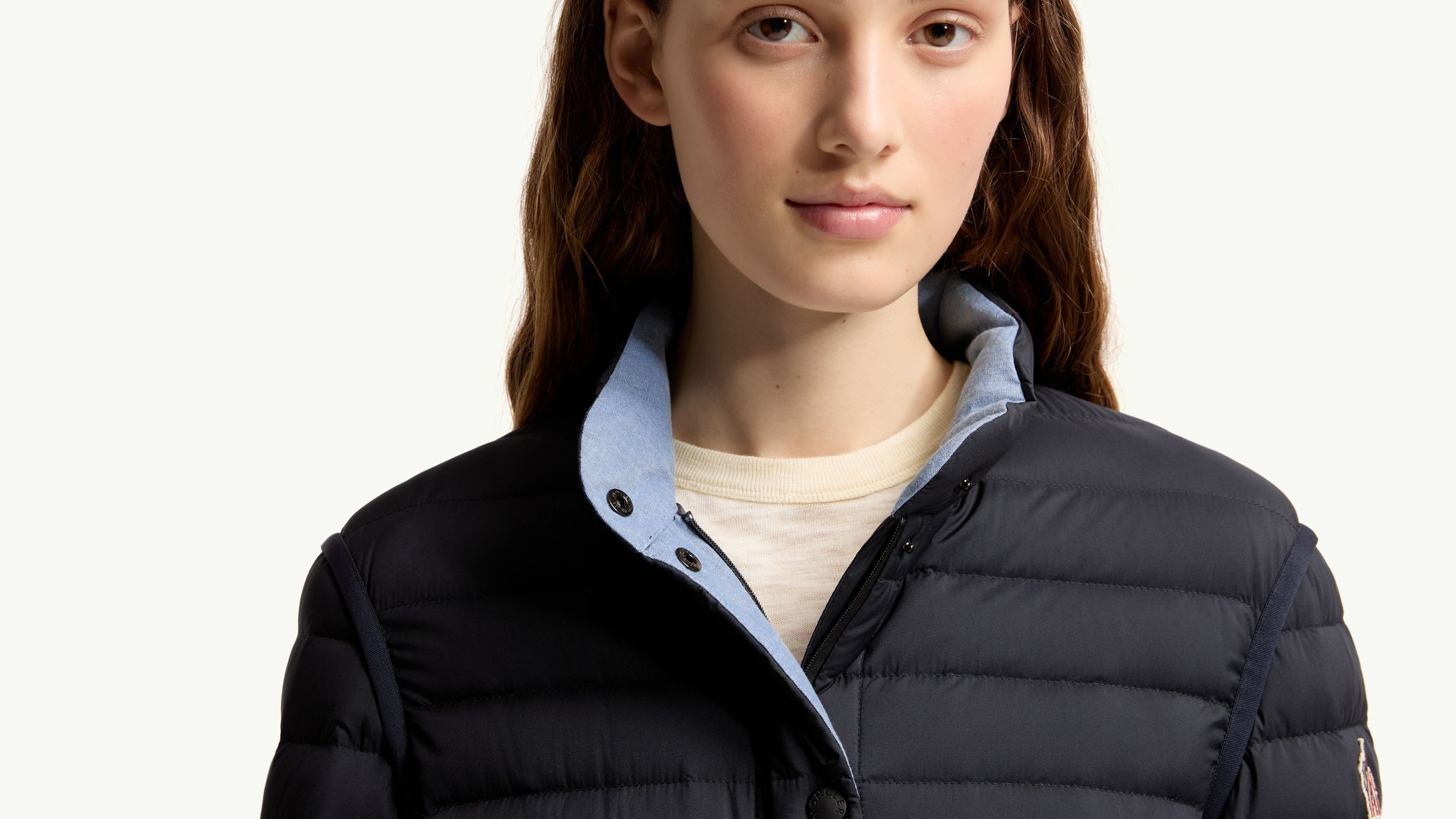 Slide 2 - product.feature.cottonchambraycollarinterior.title