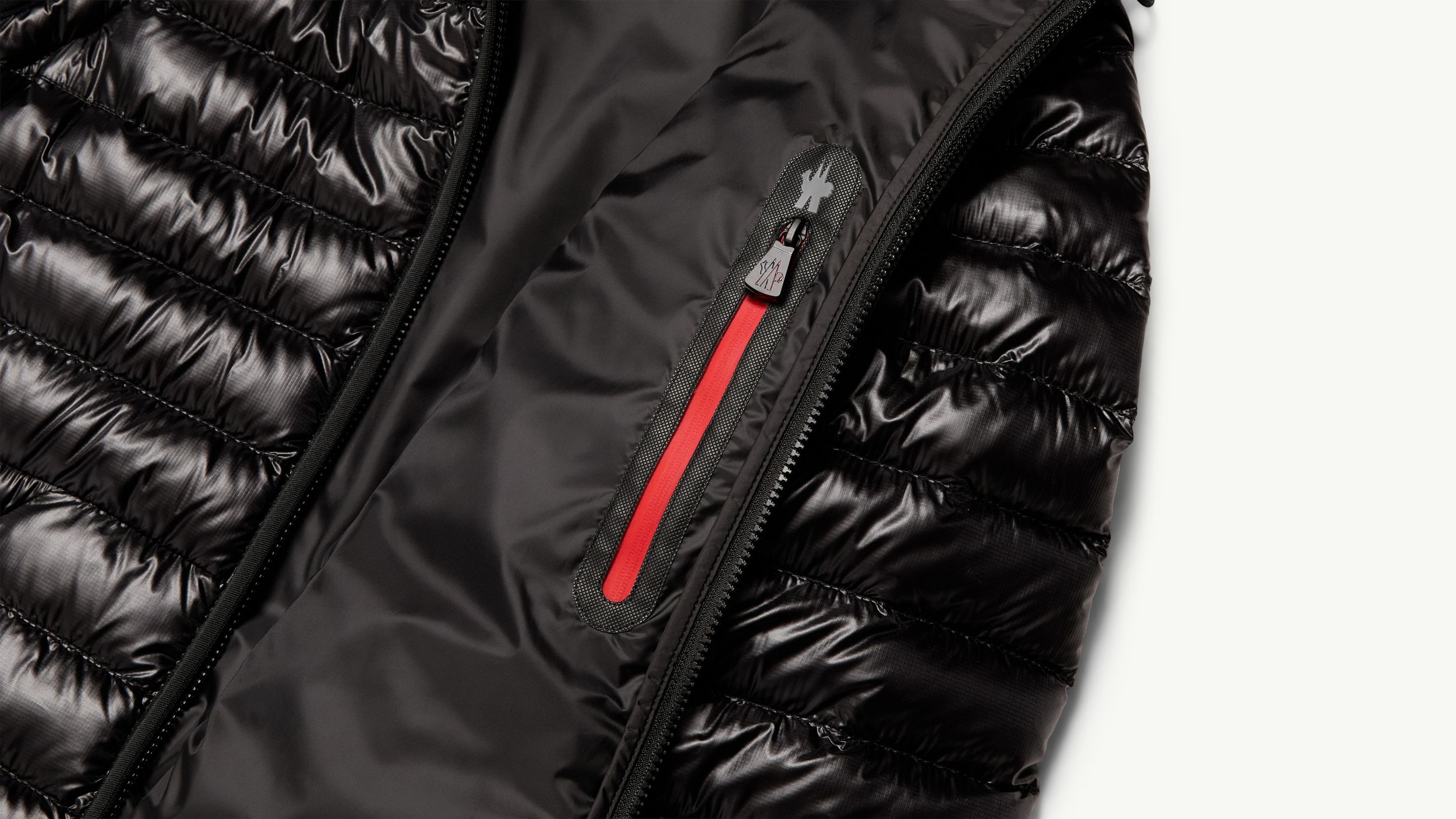 Slide 2 - 电子设备口袋