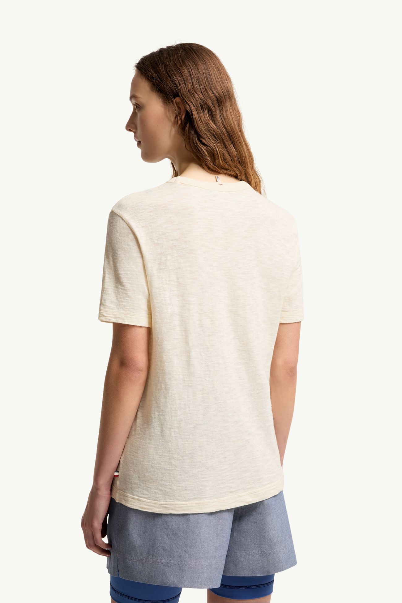 T-shirt in cotone con patch logato Donna Bianco Avorio Moncler 4