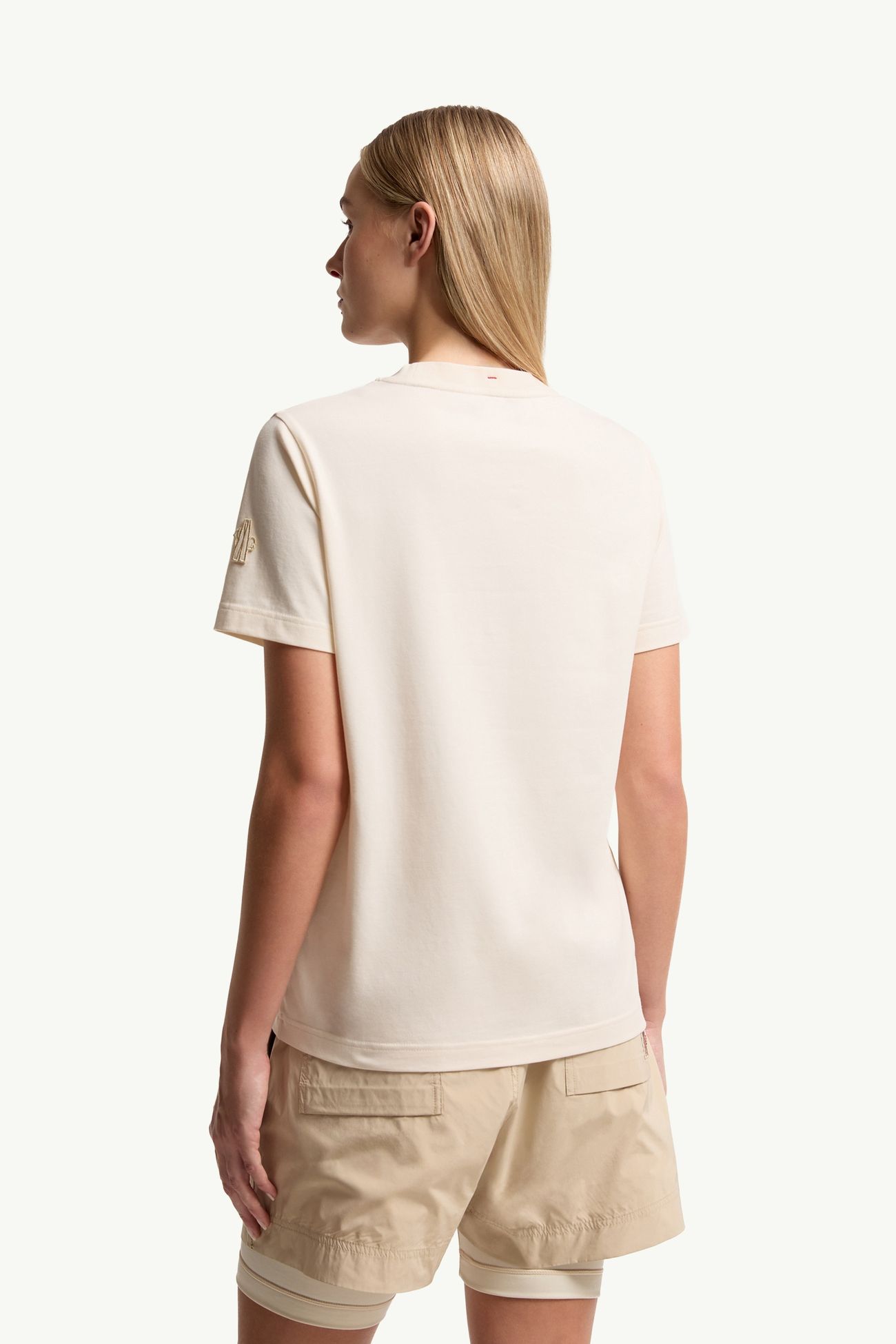 T-Shirt aus Baumwollmischung mit botanischem Aufnäher Damen Weiß-Elfenbein Moncler 4