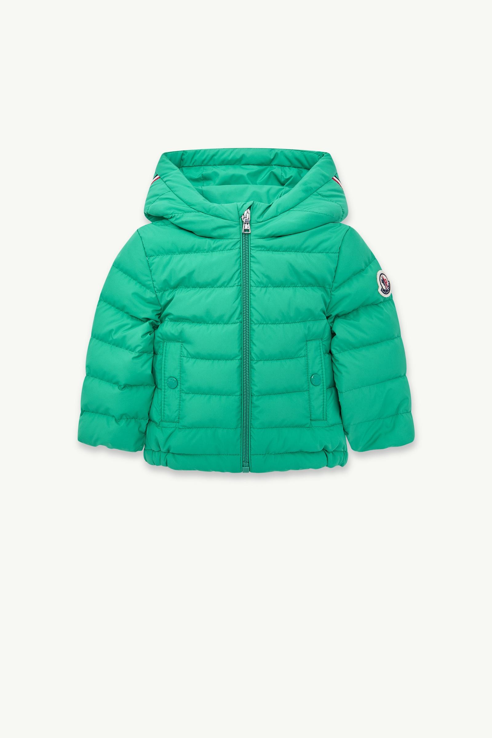 https://moncler-cdn.thron.com/api/v1/content-delivery/shares/dpx6uv/contents/L19511A00024597YW85C_F/image/L19511A00024597YW85C_F