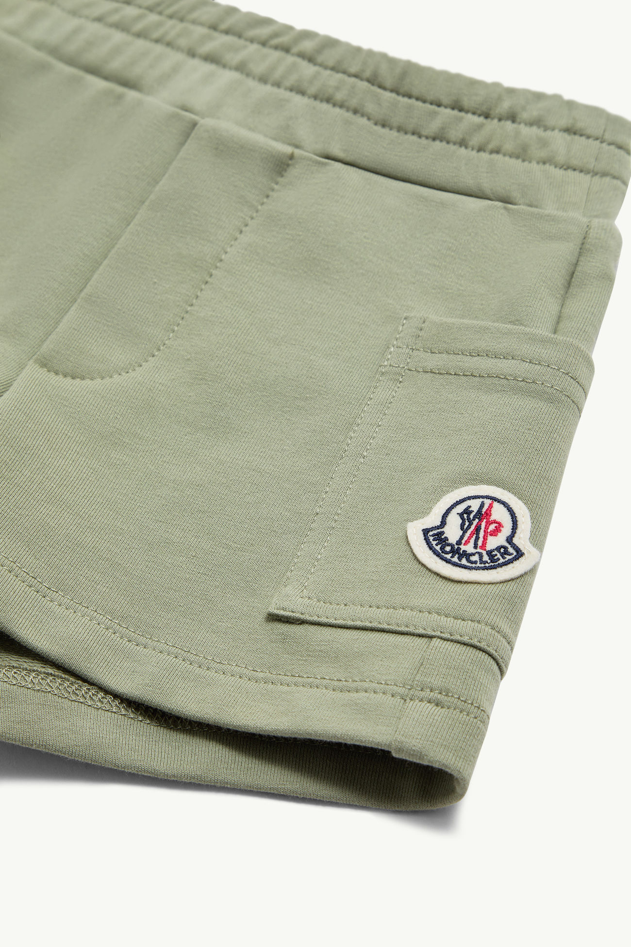 Shorts de mezcla de algodón con logotipo Niño Verde Salvia Moncler 1