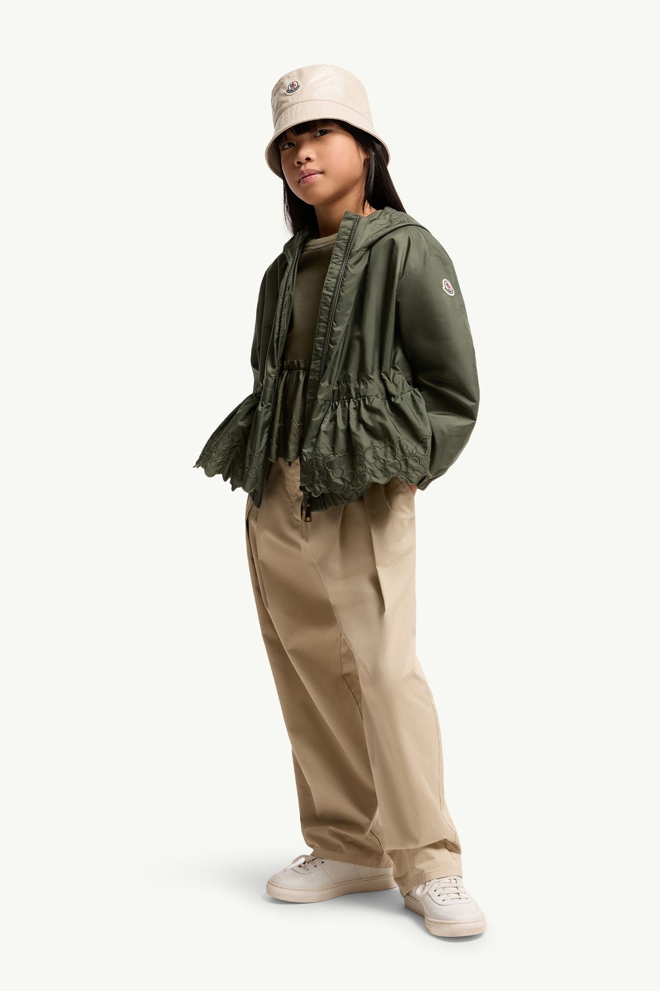 Veste de pluie Manolya à capuche brodée de fleurs Fille Vert Olive Moncler 1