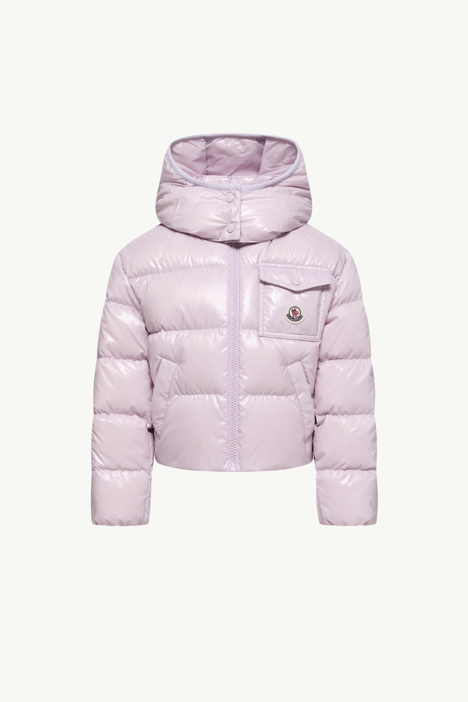 https://moncler-cdn.thron.com/api/v1/content-delivery/shares/dpx6uv/contents/L19541A00037597EU509_F/image/L19541A00037597EU509_F