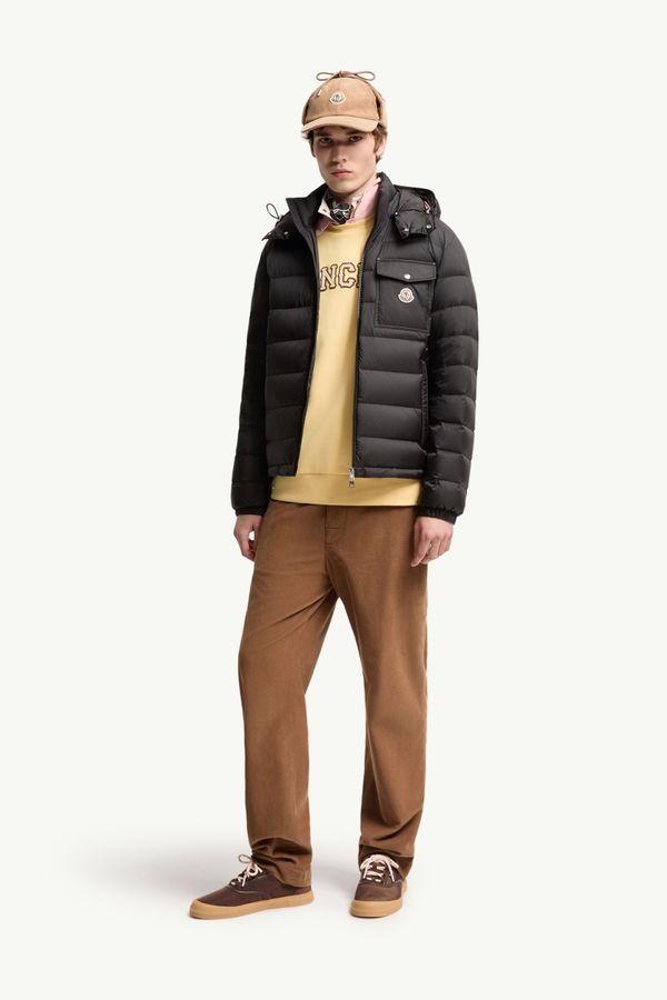 Verith ショートダウンジャケット メンズ ブラック Moncler 0