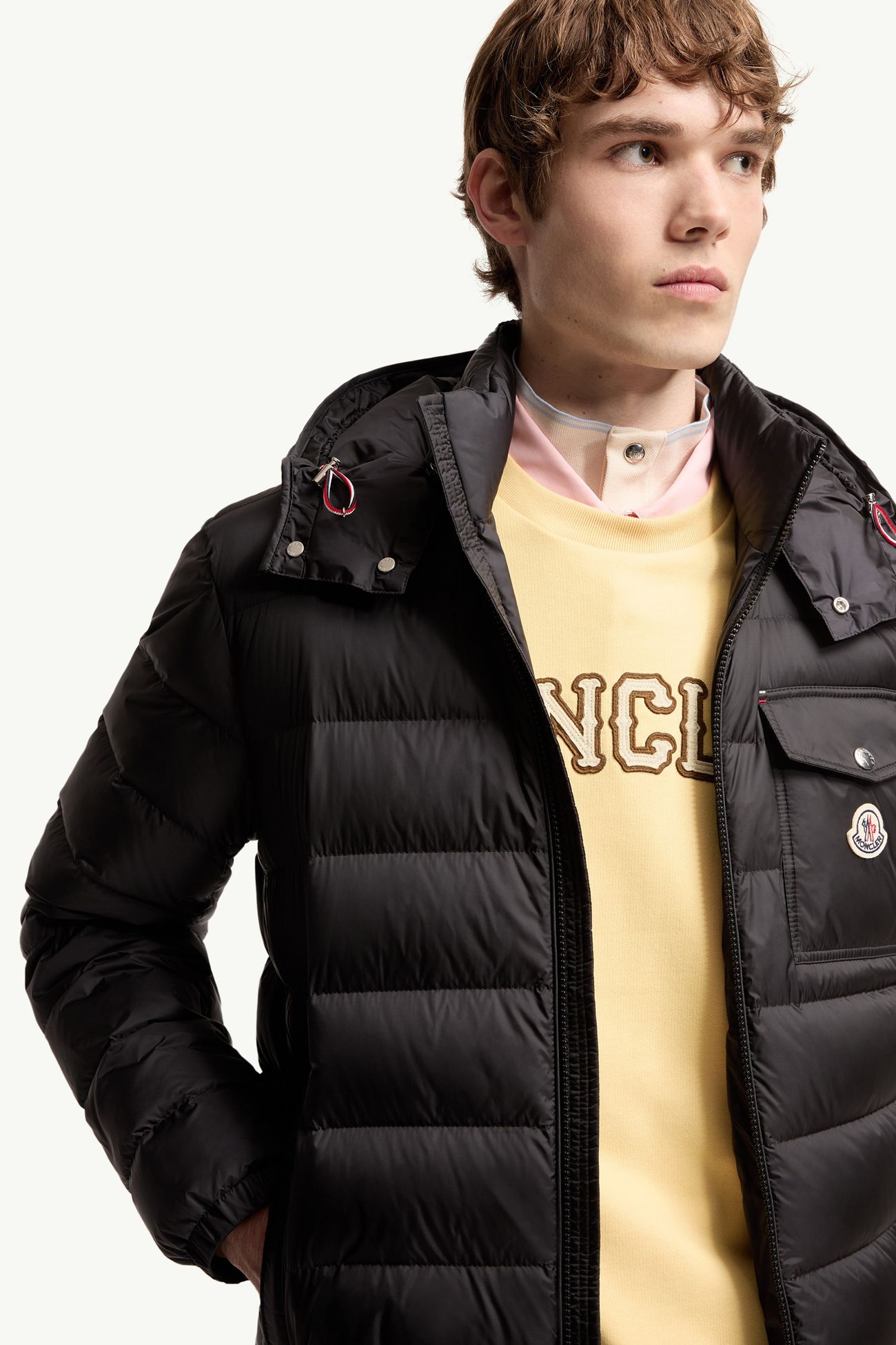 Verith ショートダウンジャケット メンズ ブラック Moncler 5