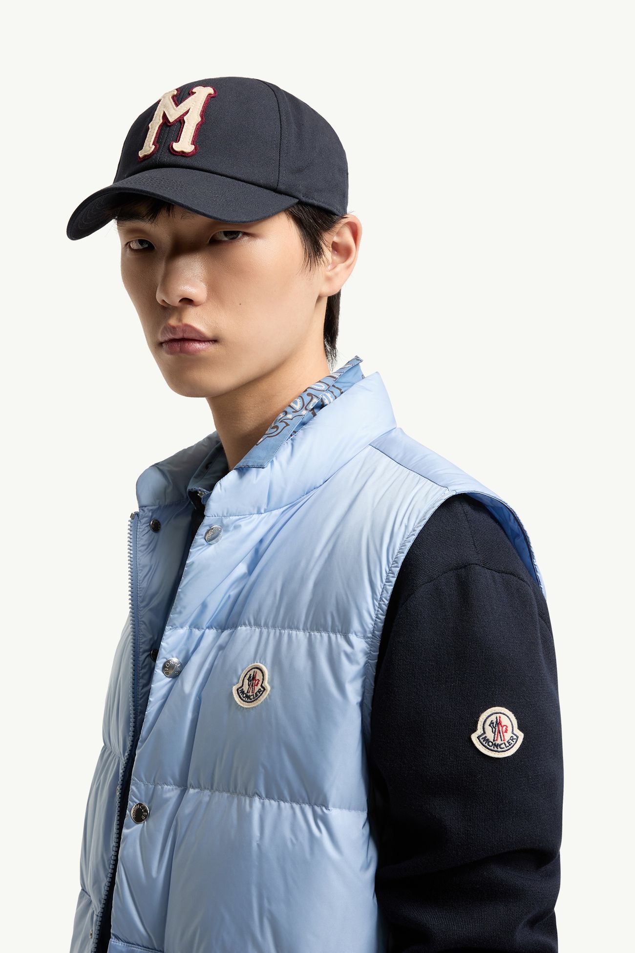 Gilet imbottito in piuma Tuquerouye Uomo Celeste Moncler 1