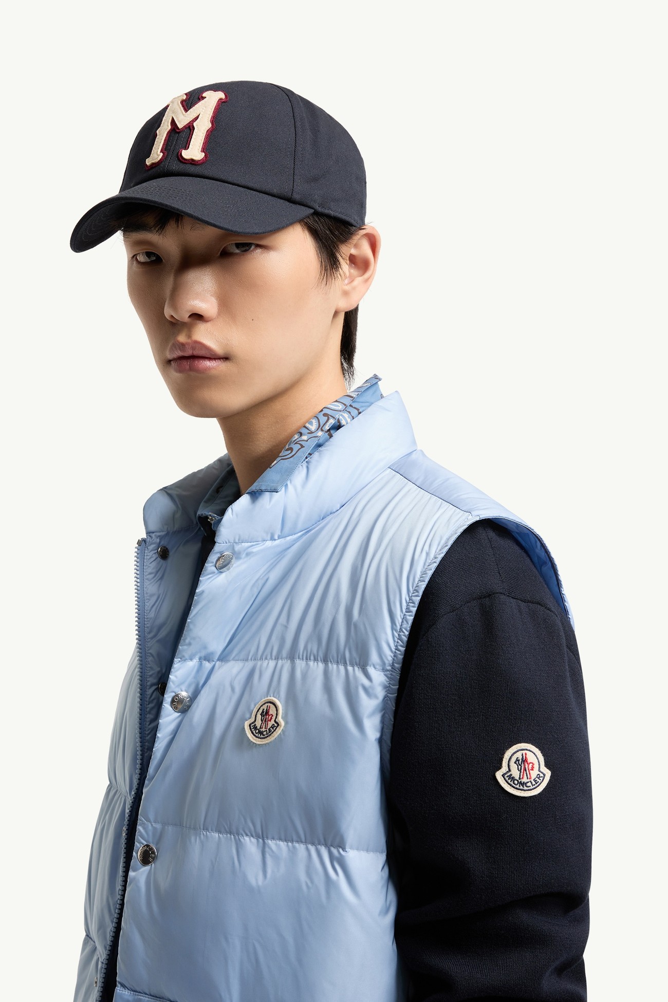 Gilet imbottito in piuma Tuquerouye Uomo Celeste Moncler 1