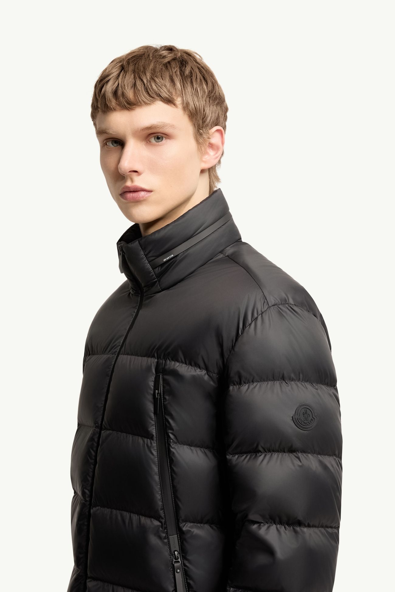 Dalalven ショートダウンジャケット メンズ ブラック Moncler 1