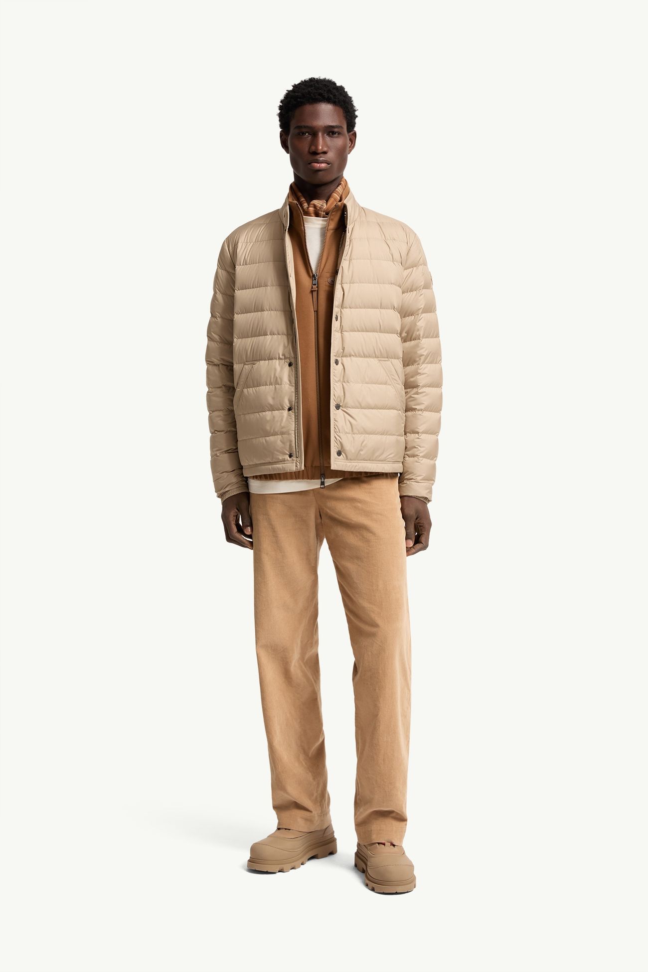 Clorin男士短款羽绒夹克外套 男士 米色 Moncler 0