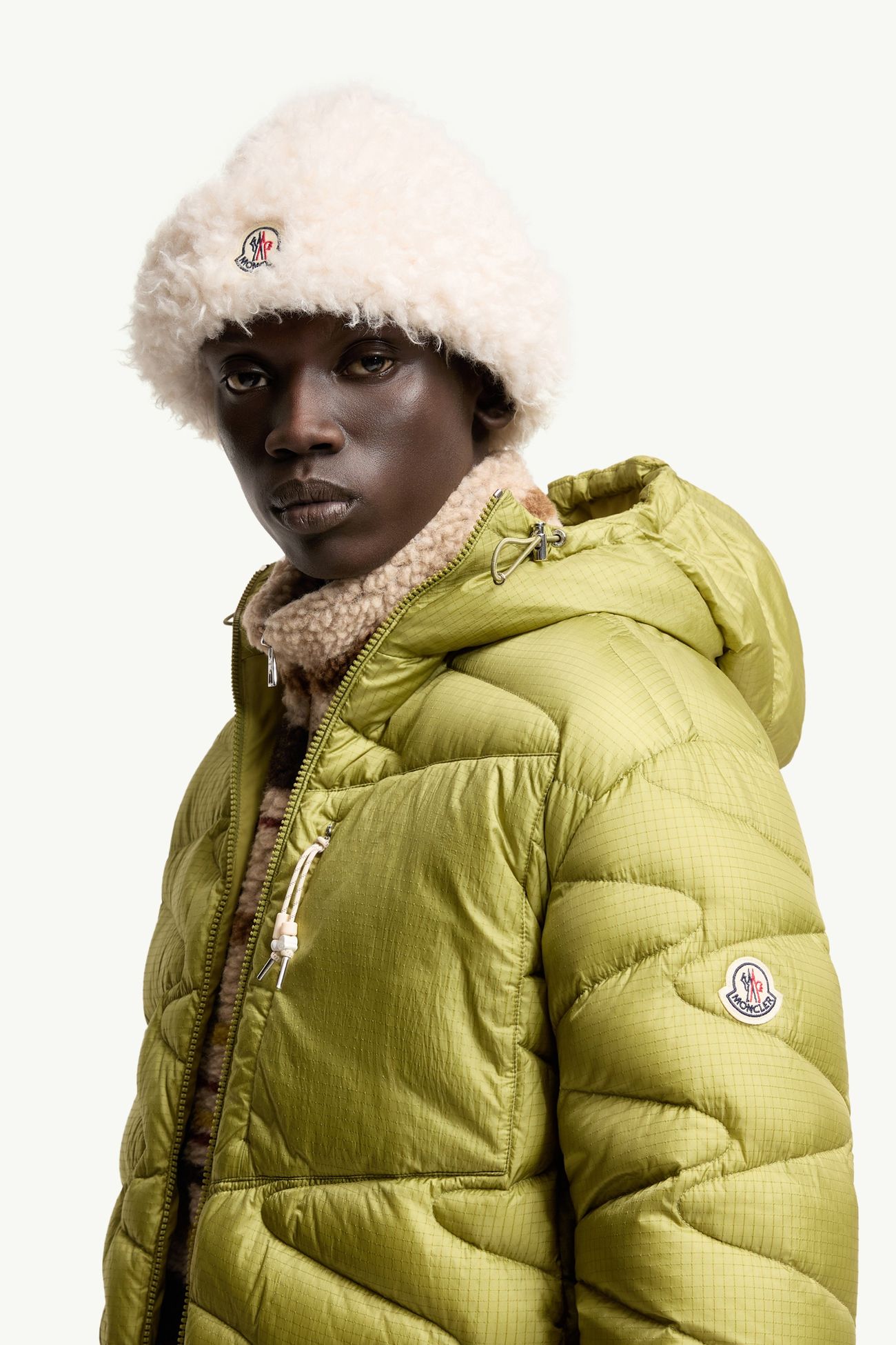 Tidone wellenförmig gesteppte kurze Daunenjacke mit Kapuze Herren Limettengrün Moncler 1