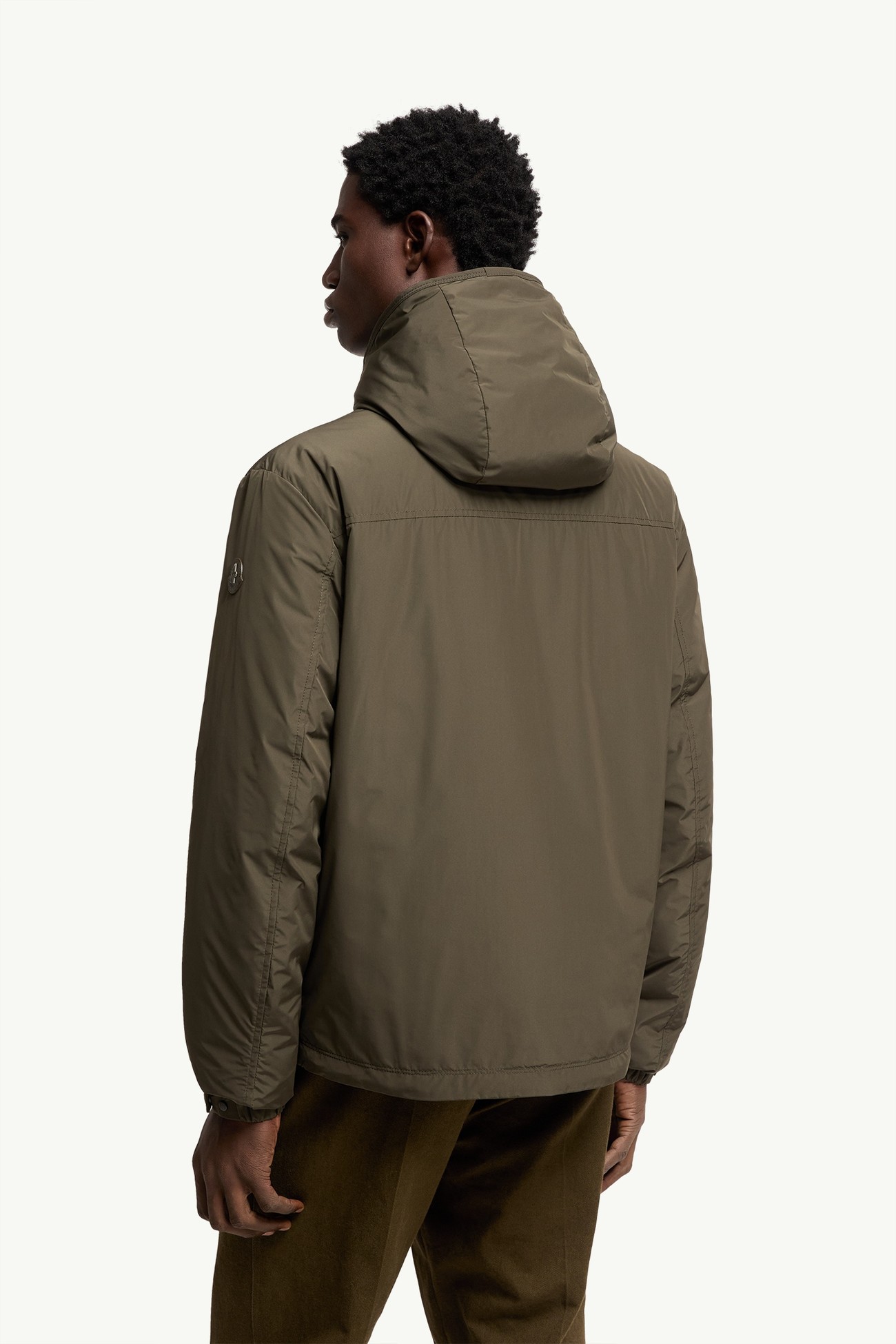 Austerin kurze Daunenjacke mit Kapuze Herren Olivgrün Moncler 4