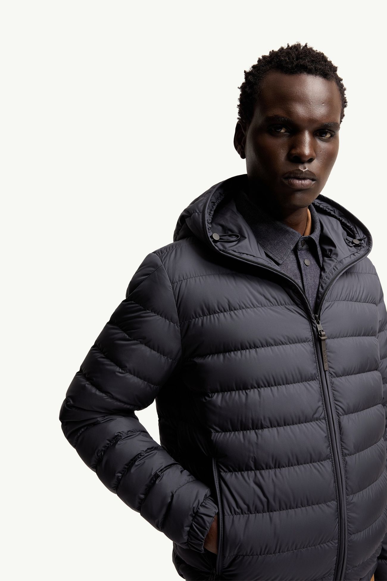 Solienn ショートダウンジャケット メンズ ダークブルー Moncler 5
