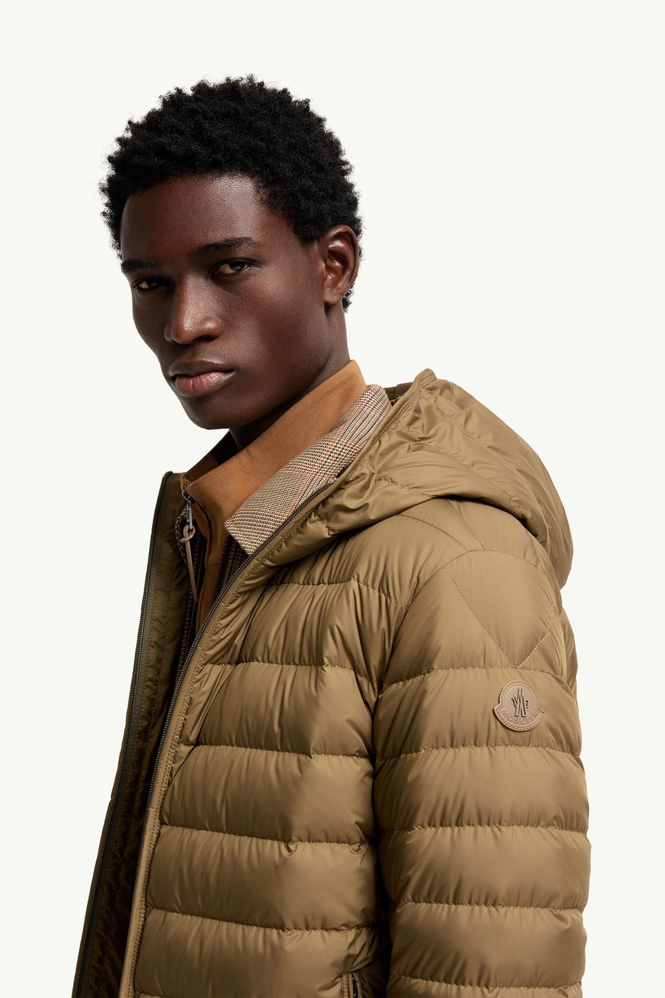 Plumífero corto con capucha Solienn Hombre Verde Oliva Moncler 1