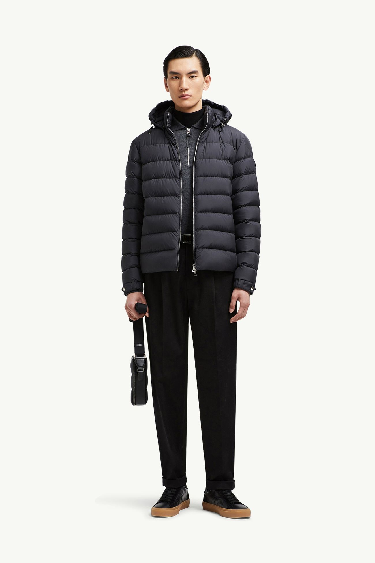 Arneb ショートダウンジャケット メンズ ブラック Moncler 0