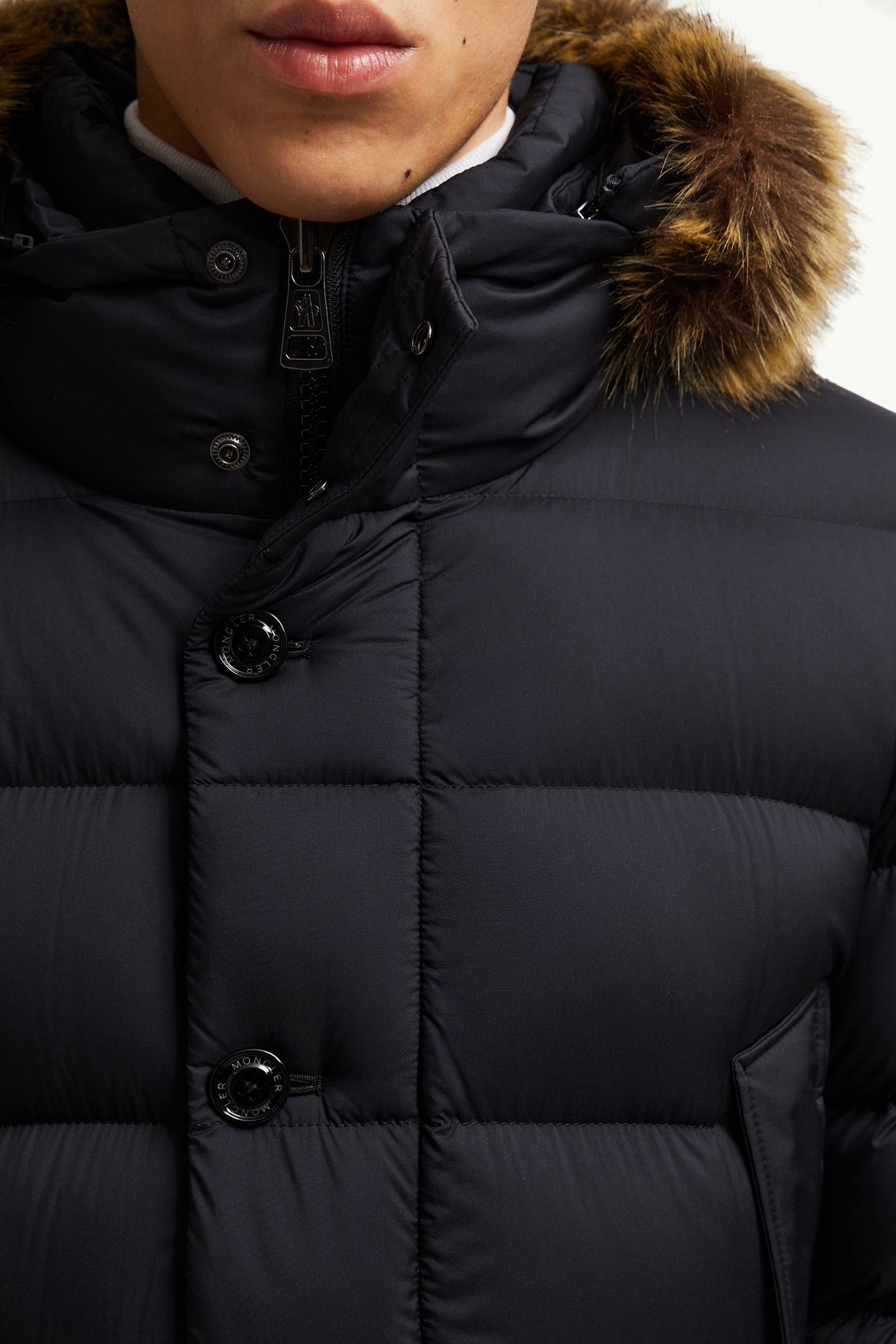 Clunye 후드 미디 길이 다운 재킷 남성 블랙 Moncler 6