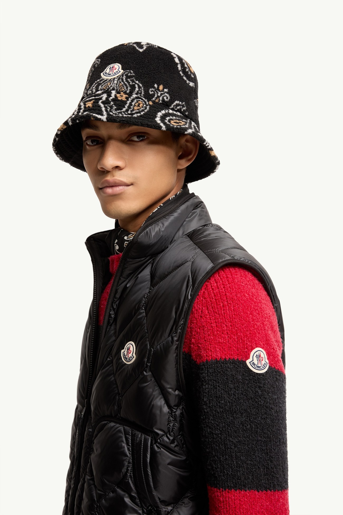 Erelia Diamond Quilted Down Gilet Men Black Moncler 1
