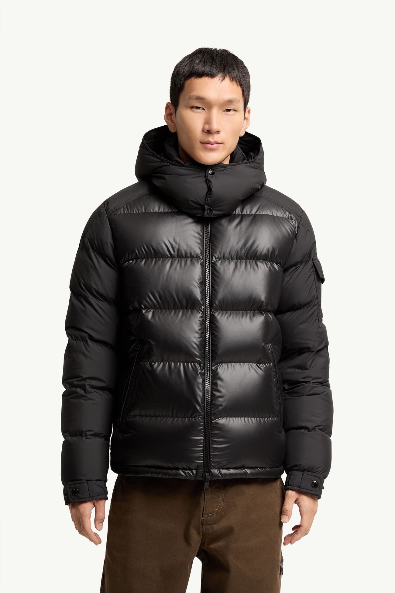 Moncler Maya男士连帽短款羽绒夹克外套 男士 金属感黑 Moncler 3
