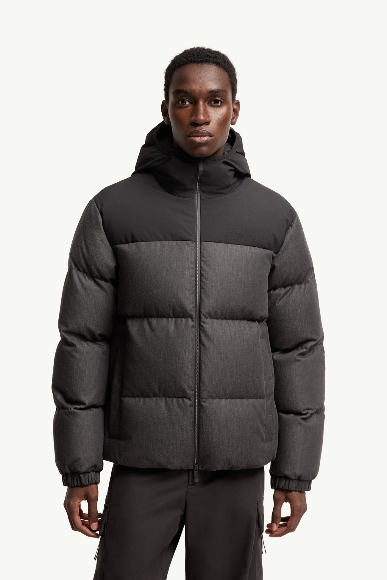 Oulojoki mittellange Daunenjacke mit Kapuze Herren Schwarz Moncler 3
