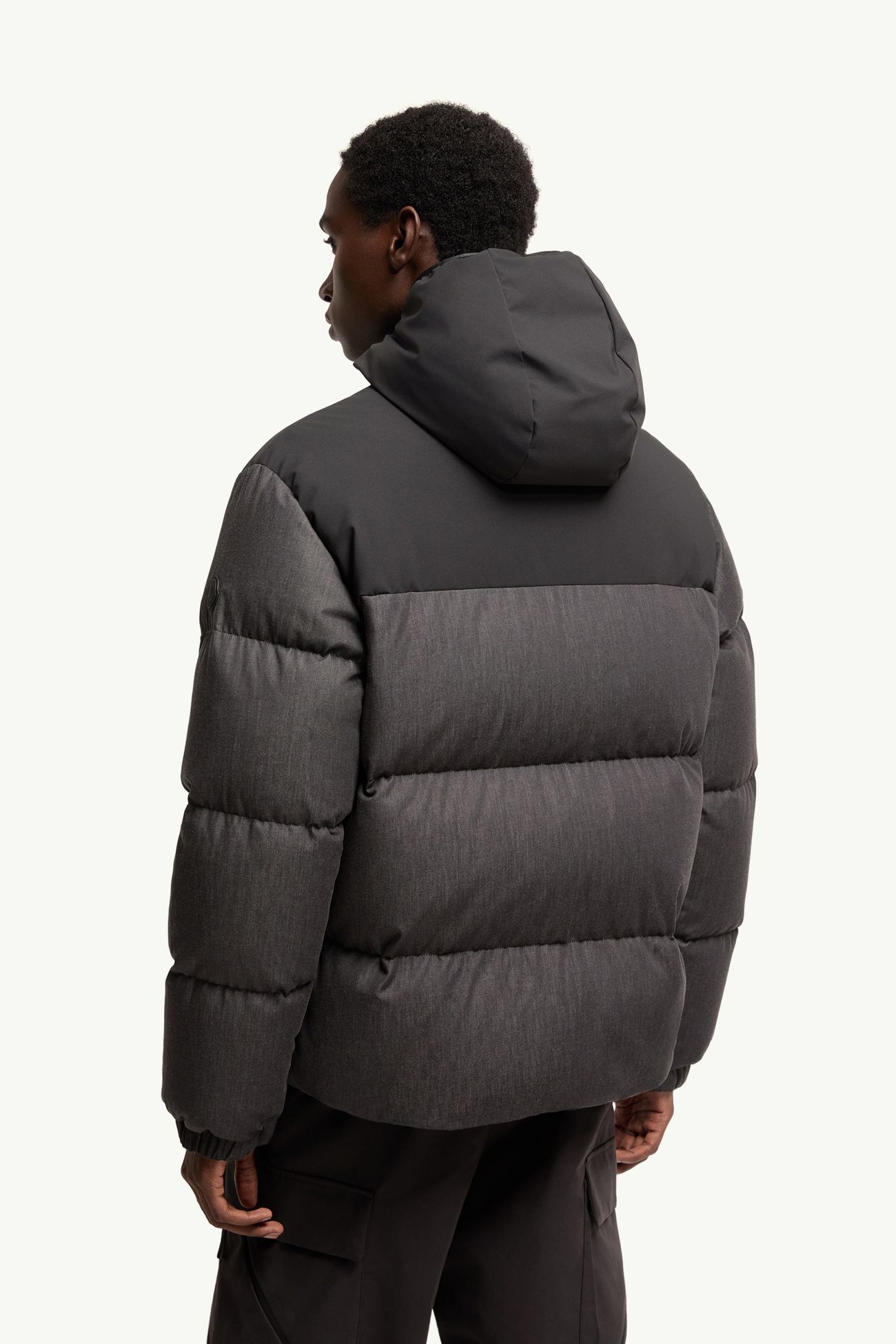 Oulojoki mittellange Daunenjacke mit Kapuze Herren Schwarz Moncler 4