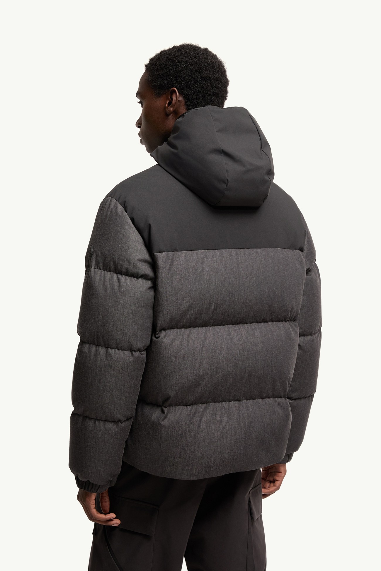 Oulojoki男士连帽短款羽绒夹克外套 男士 黑色 Moncler 4