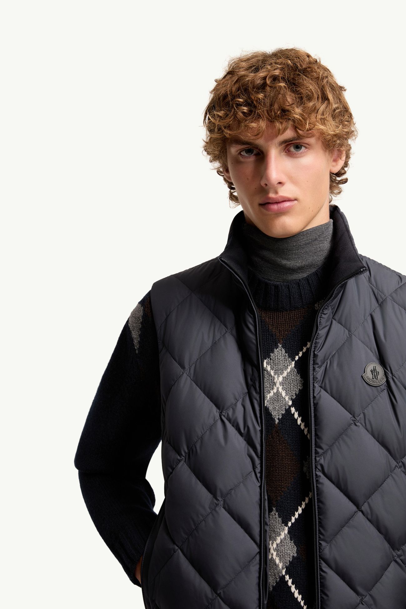 Chobe Diamond Quilted Down Vest Men Dark Blue Moncler 5