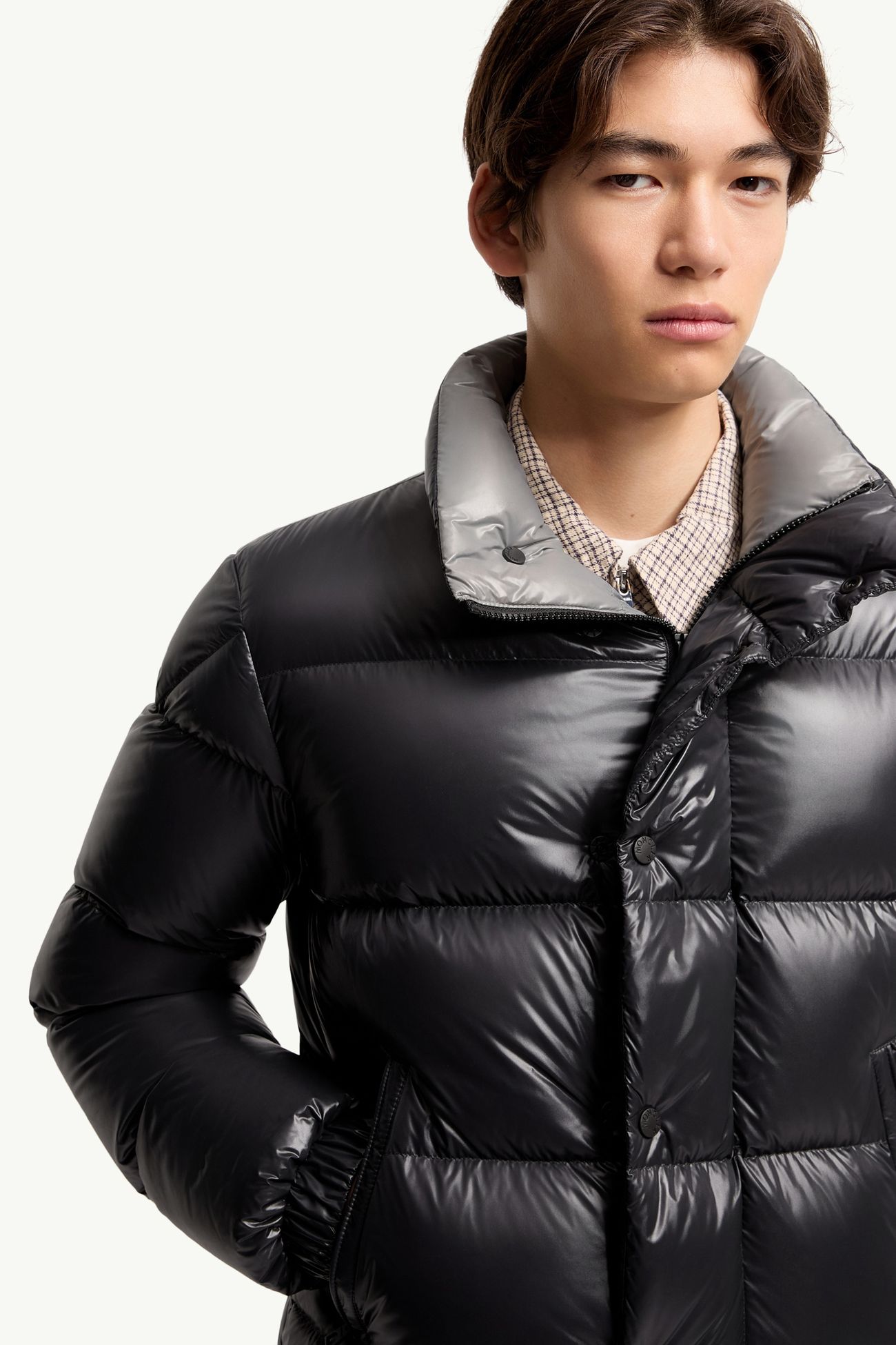 Bendola Laqué男士短款羽绒夹克外套 男士 黑色 Moncler 5