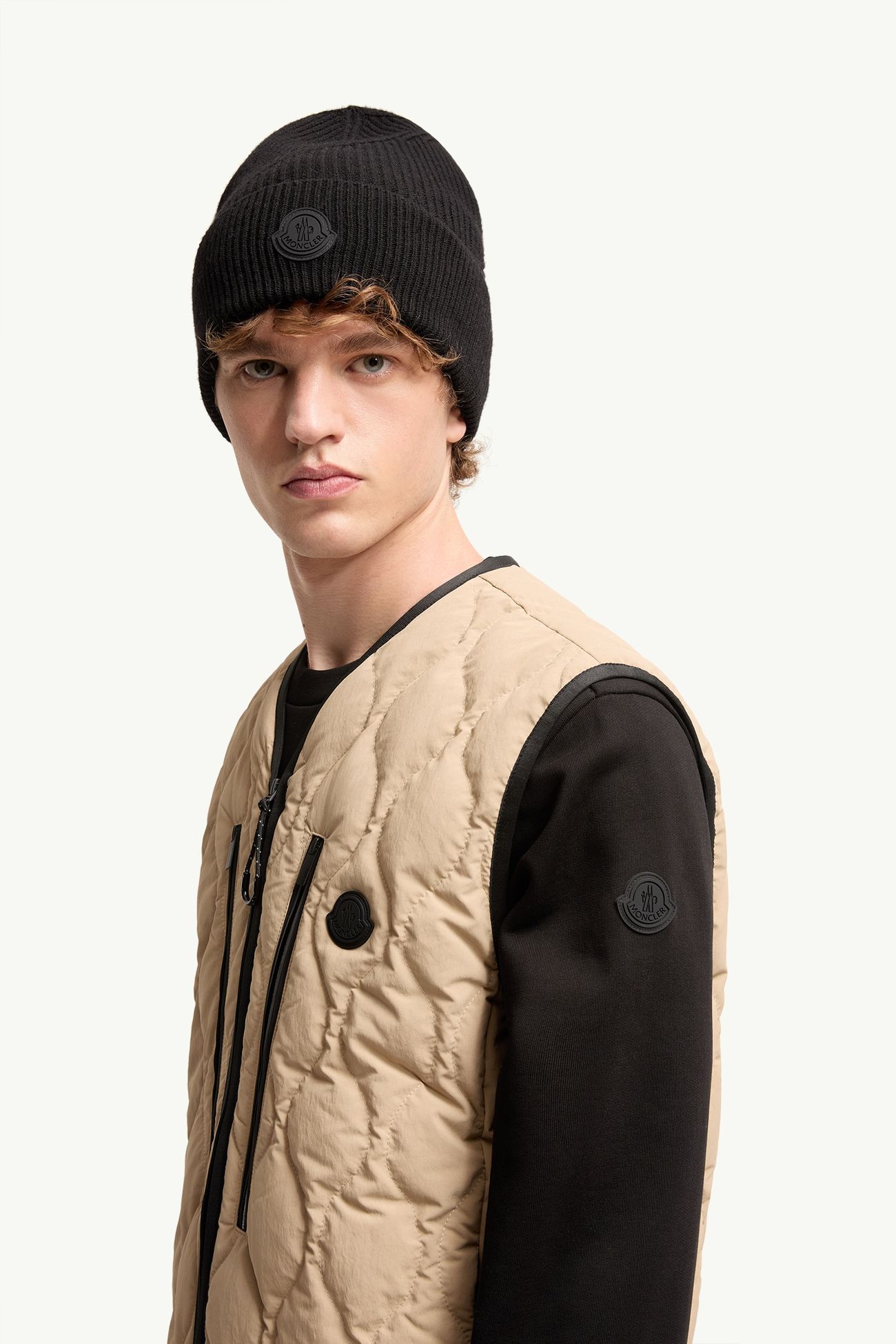 Arapot Froisse Technique Short Down Gilet Men Beige Moncler 1