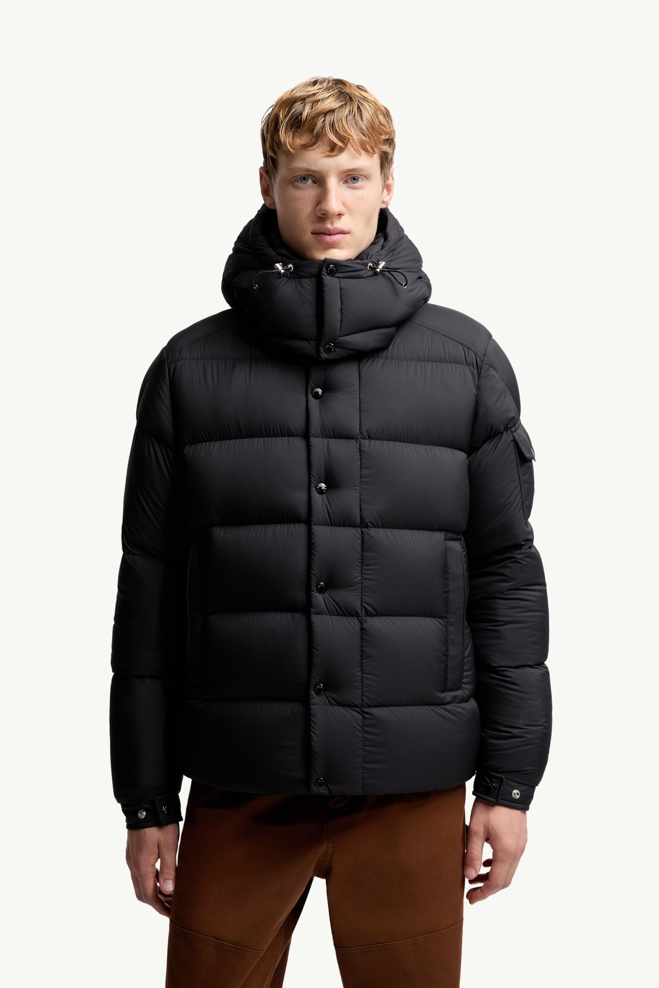 ブラック Moncler Maya 70 ショートダウンジャケット : ショートダウン 