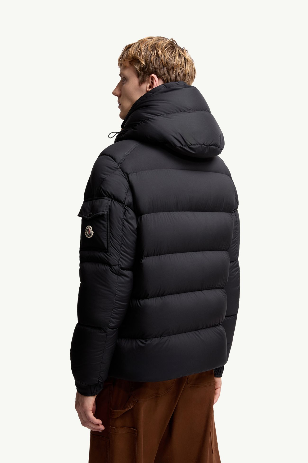 ブラック Moncler Maya 70 ショートダウンジャケット : ショートダウン 