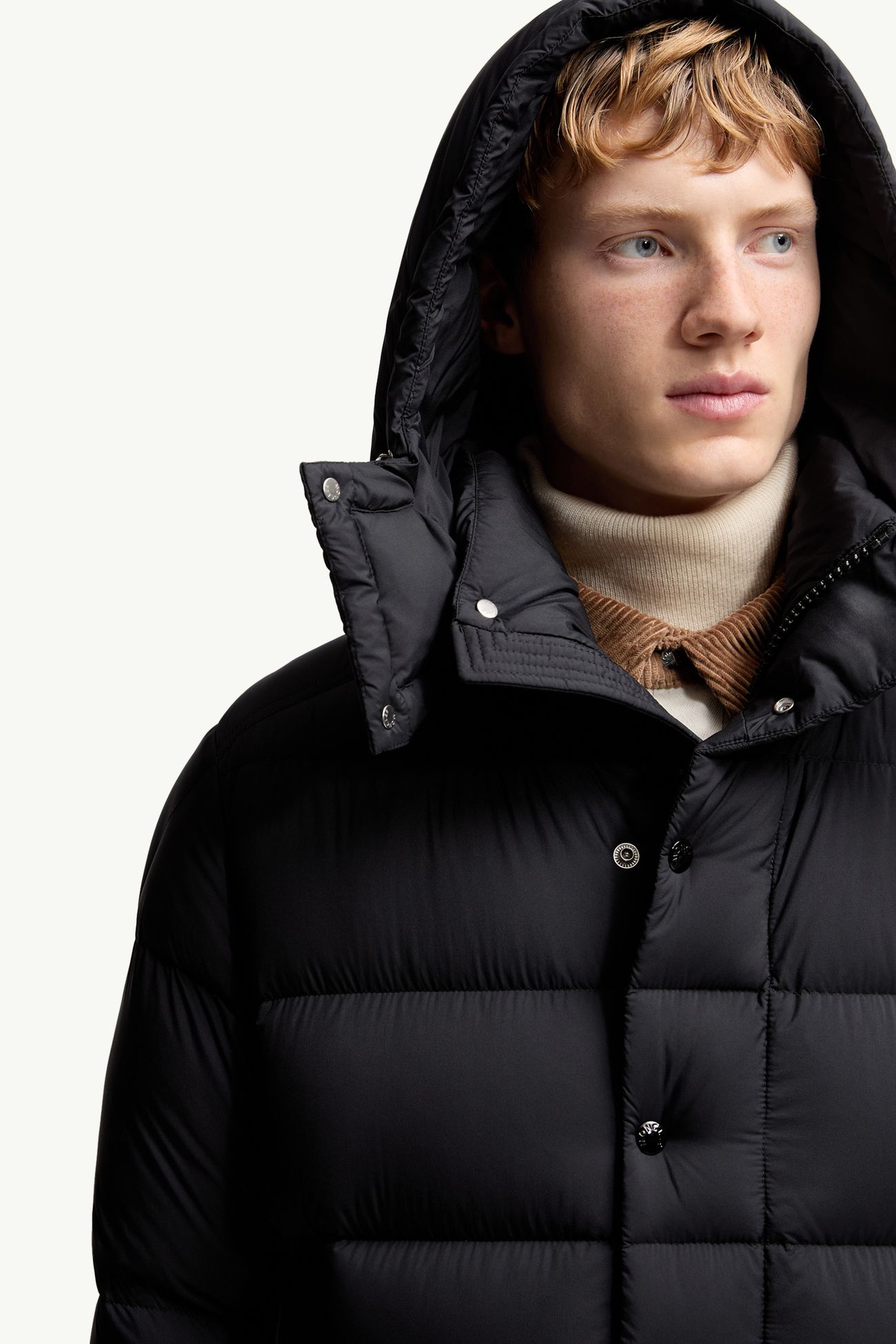 ブラック Moncler Maya 70 ショートダウンジャケット : ショートダウン 