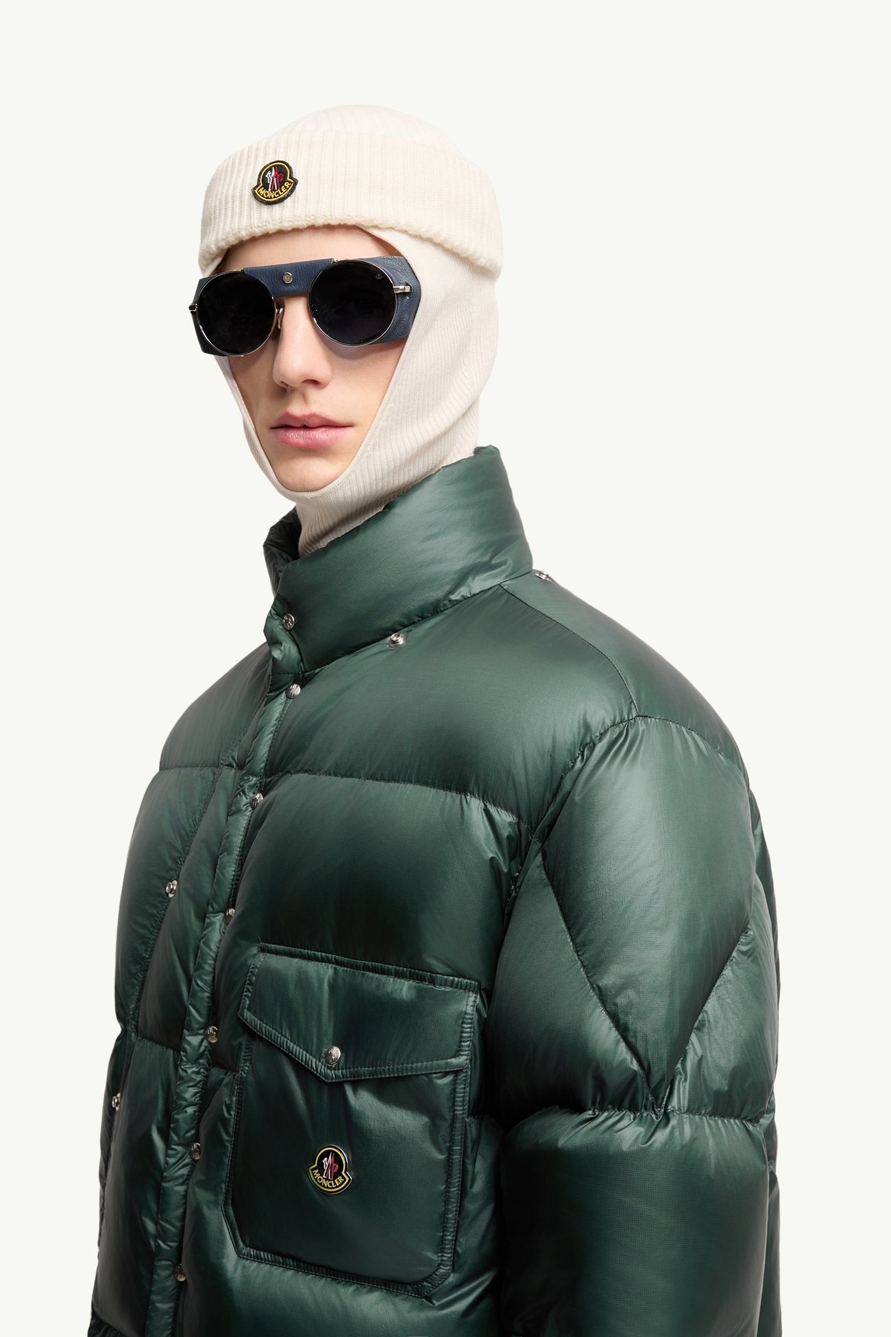 Plumífero corto con capucha Karakorum Hombre Verde Oscuro Moncler 1
