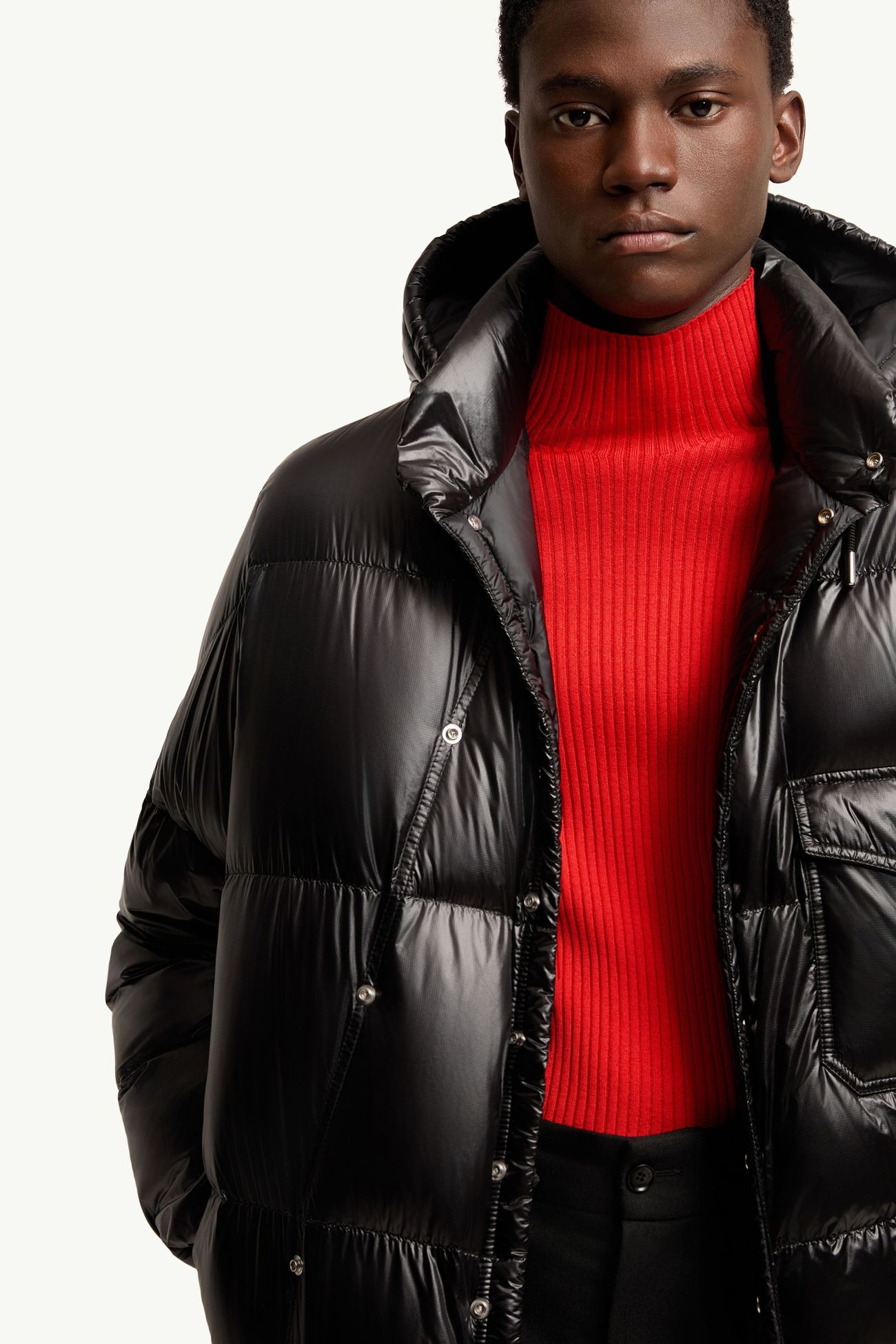Plumífero corto con capucha Karakorum Hombre Negro Moncler 7