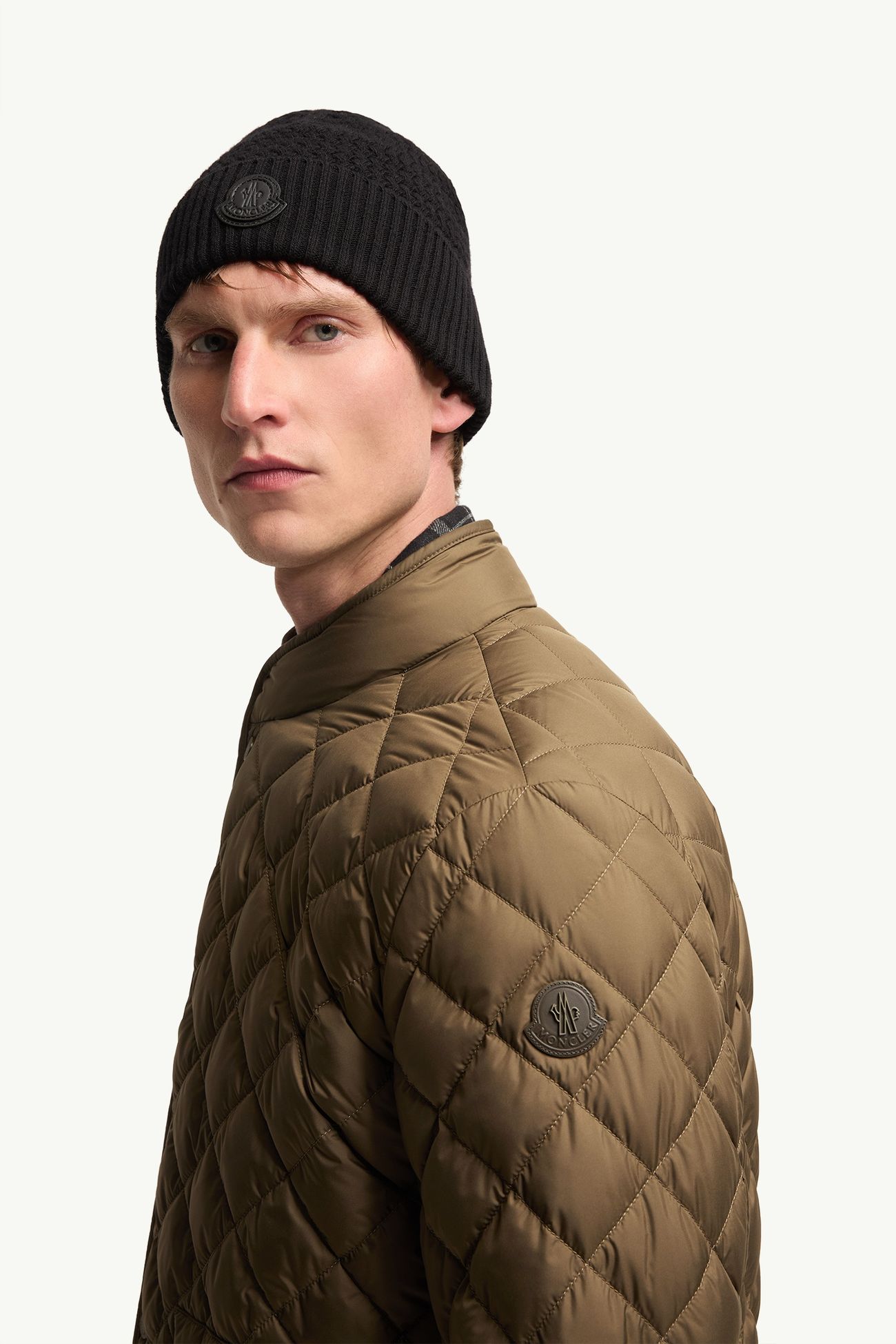 Oise 다이아몬드 퀼팅 쇼트 다운 재킷 남성 올리브 그린 Moncler 1