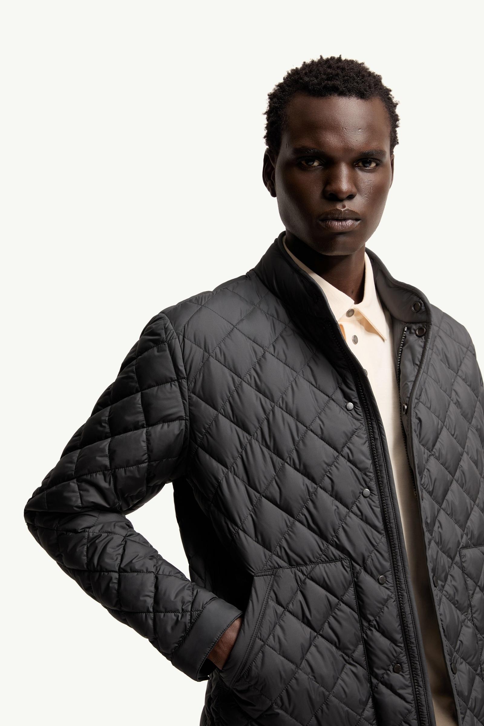 モンクレール MONCLER OISE ダウンジャケット ブラック Oise ショートダウンジャケット : 軽量ダウンジャケット 向け