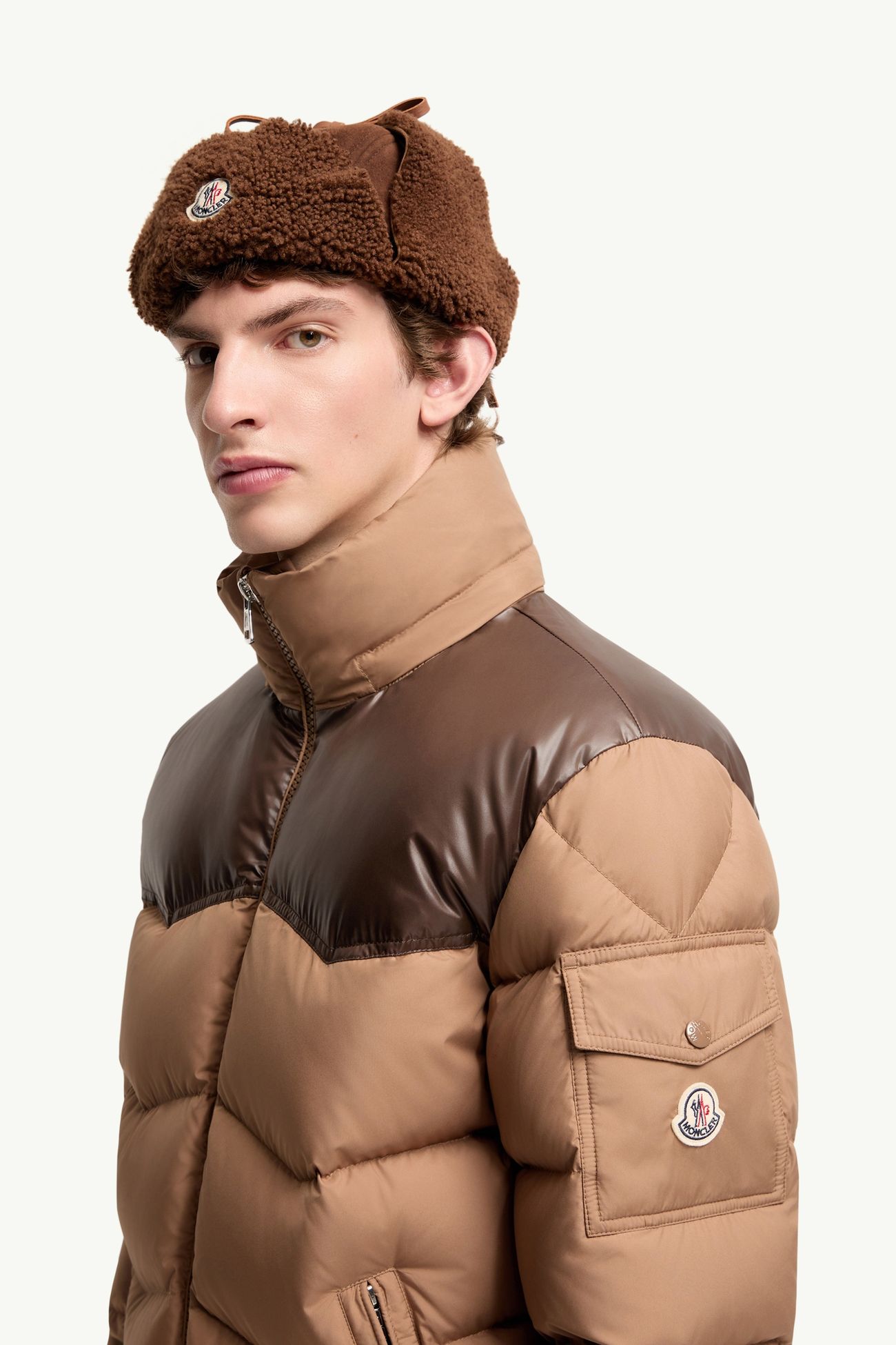 Ravelis kurze Daunenjacke mit Kapuze und Zickzack-Steppung Herren Beige Moncler 1