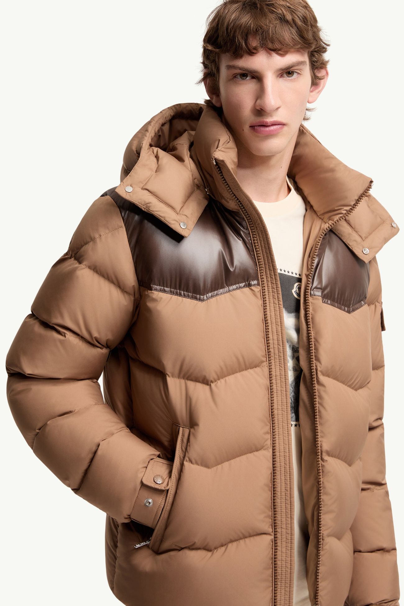 Ravelis Hooded Zig-Zag Quilted Short Down Jacket Men Beige Moncler 5