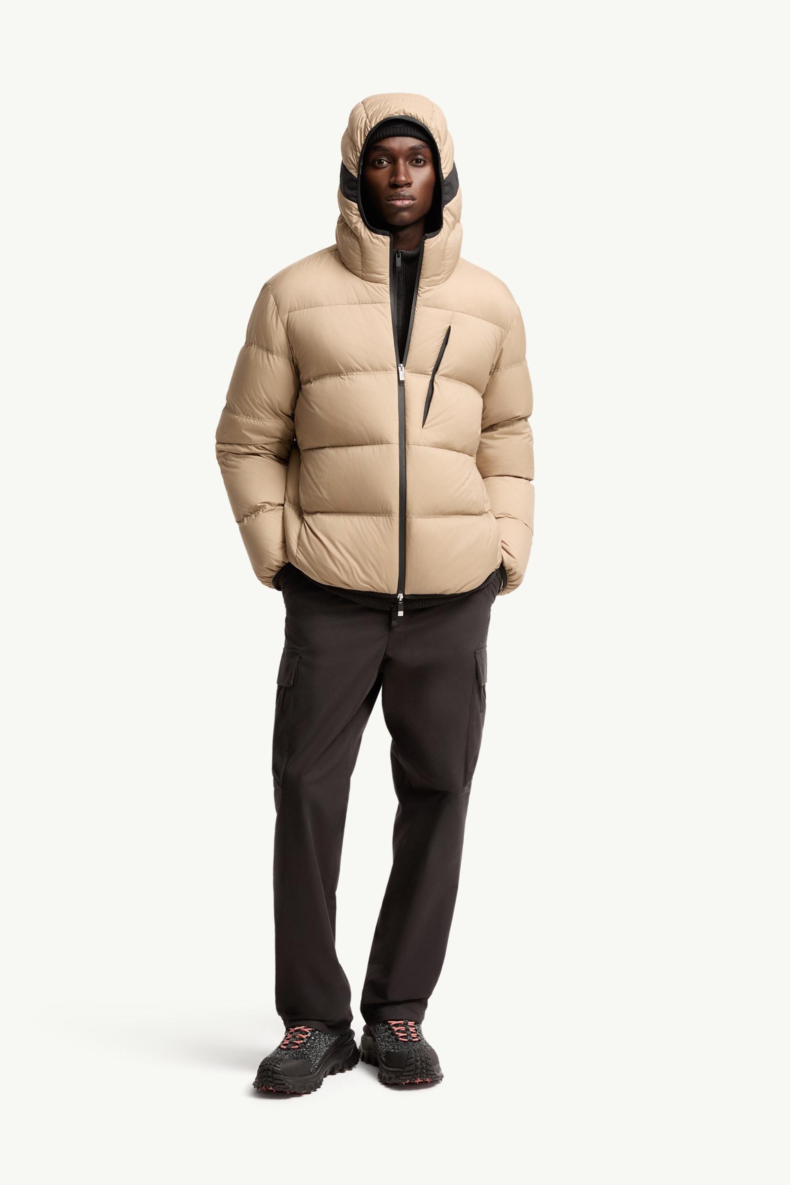 う*さ様 MONCLER フード付きベージュダウンジャケット ベージュ Poitevin ショートダウンジャケット : ショートダウン