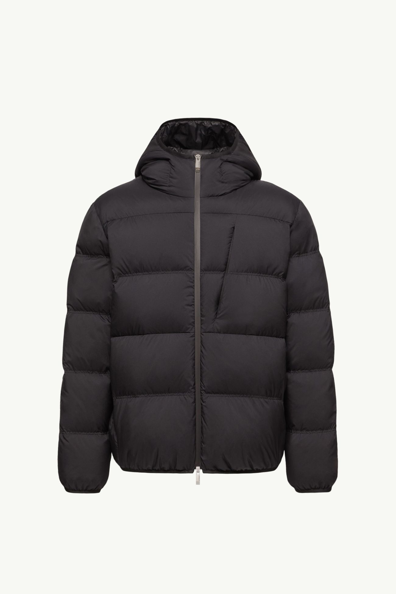 Poitevin ショートダウンジャケット メンズ ブラック Moncler 2