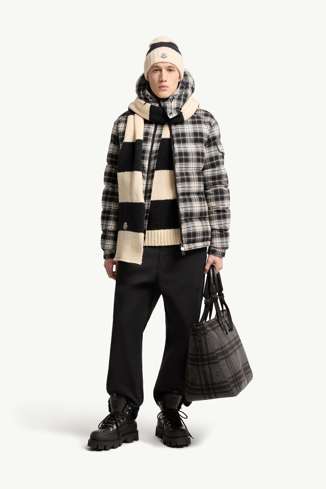 Doudoune à capuche Airor Hommes Noir & Blanc Moncler 0