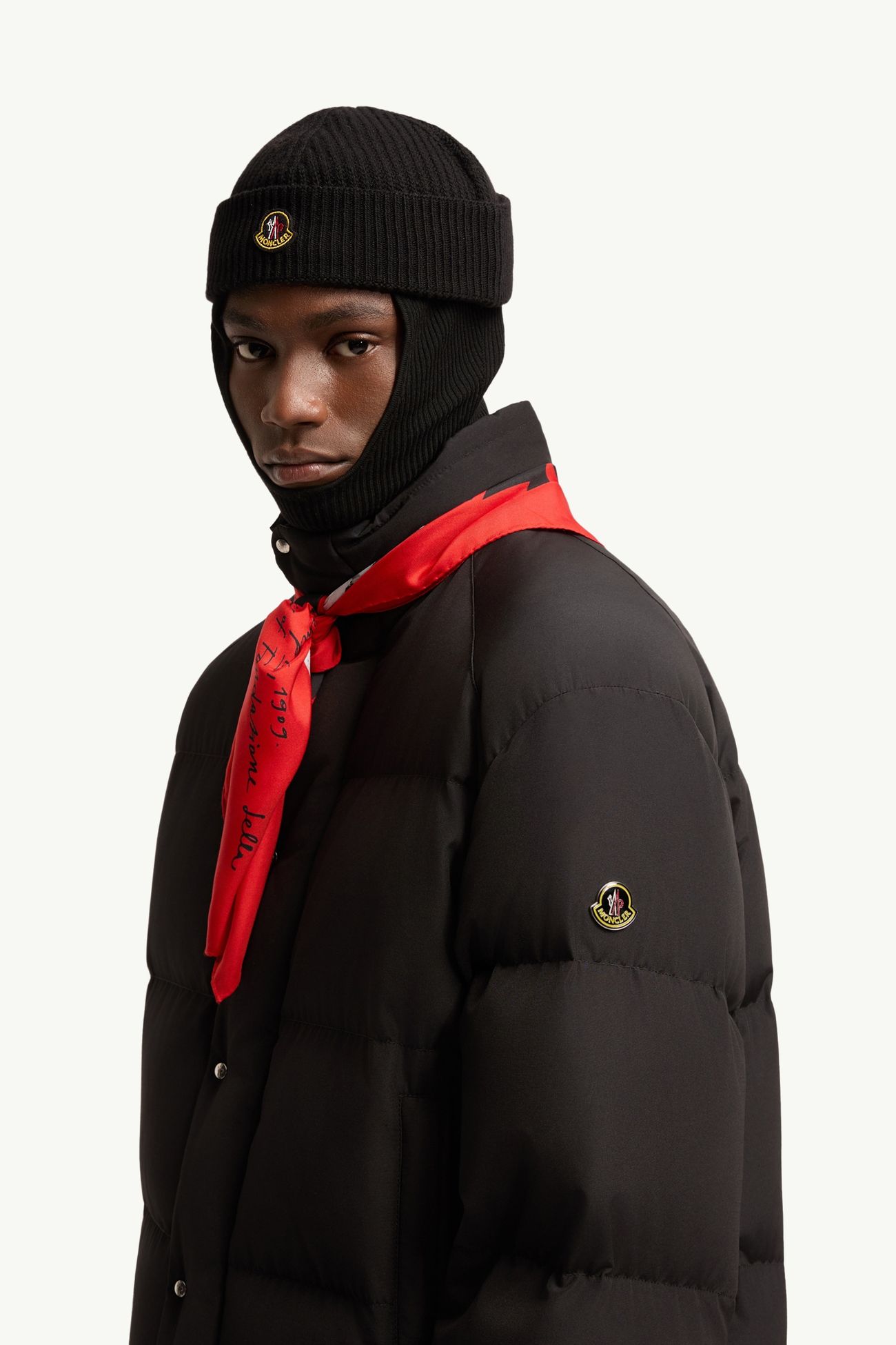 Plumífero corto Verone Hombre Negro Moncler 1