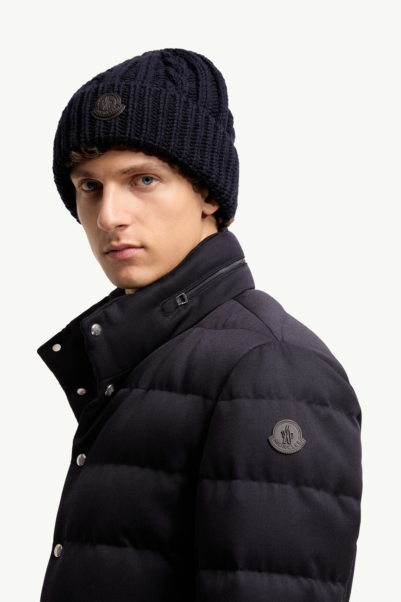 Piumino corto Bess in lana con cappuccio Uomo Blu Navy Moncler 1