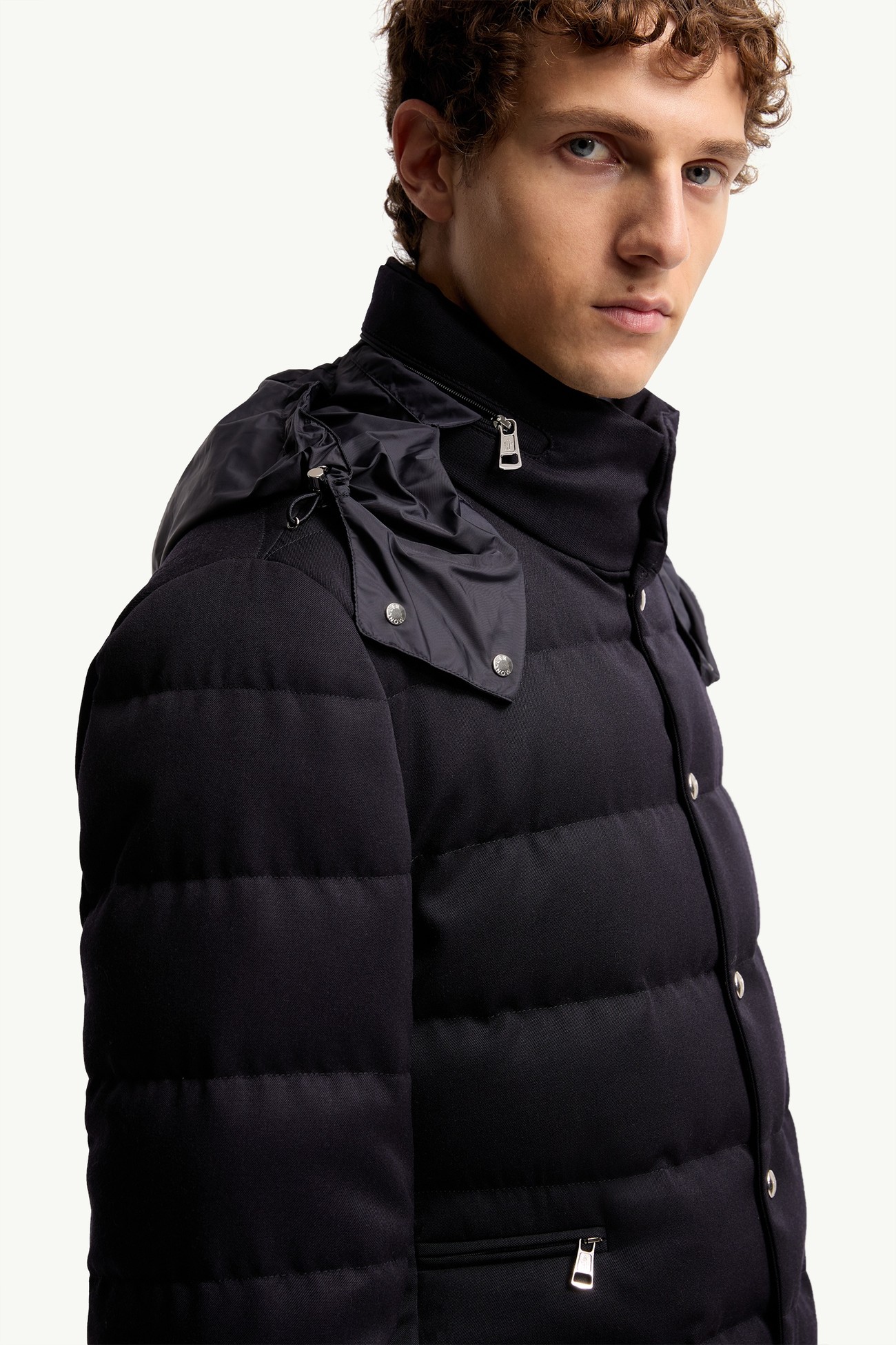 Piumino corto Bess in lana con cappuccio Uomo Blu Navy Moncler 6