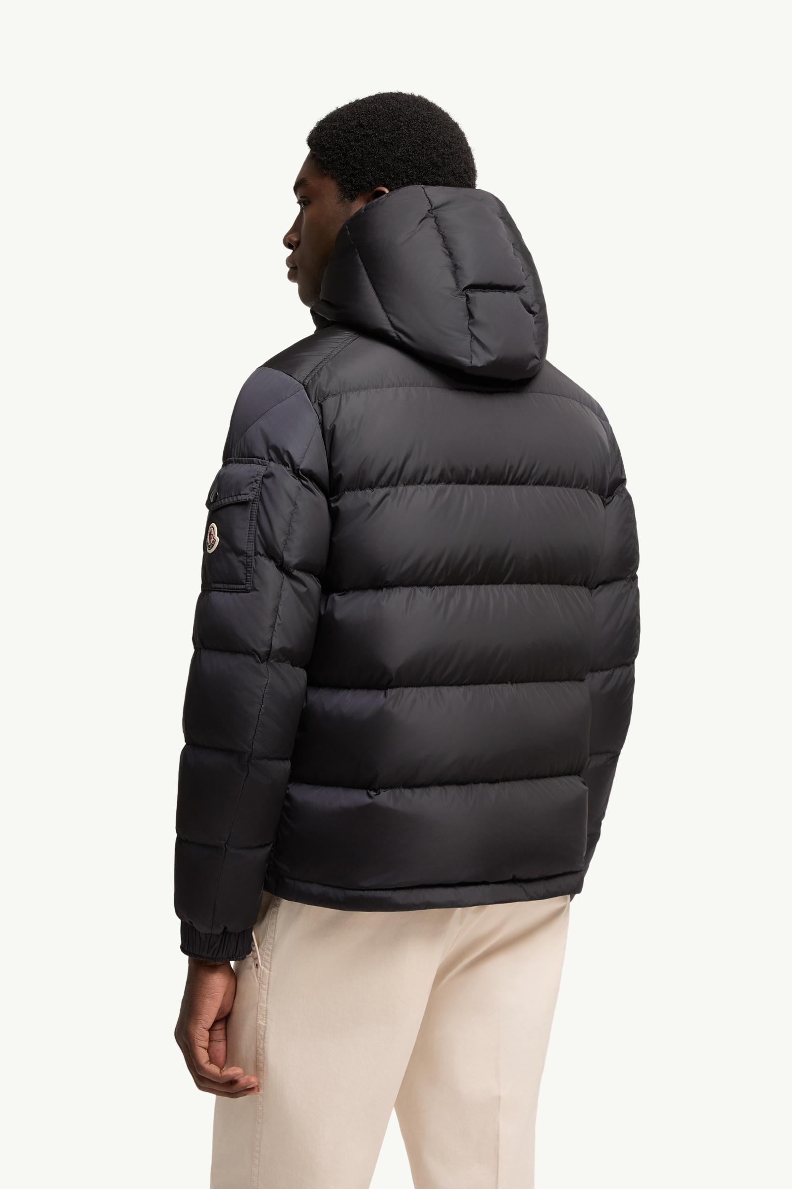 ネイビーブルー Moncler Mayaショートダウンジャケット : ショート