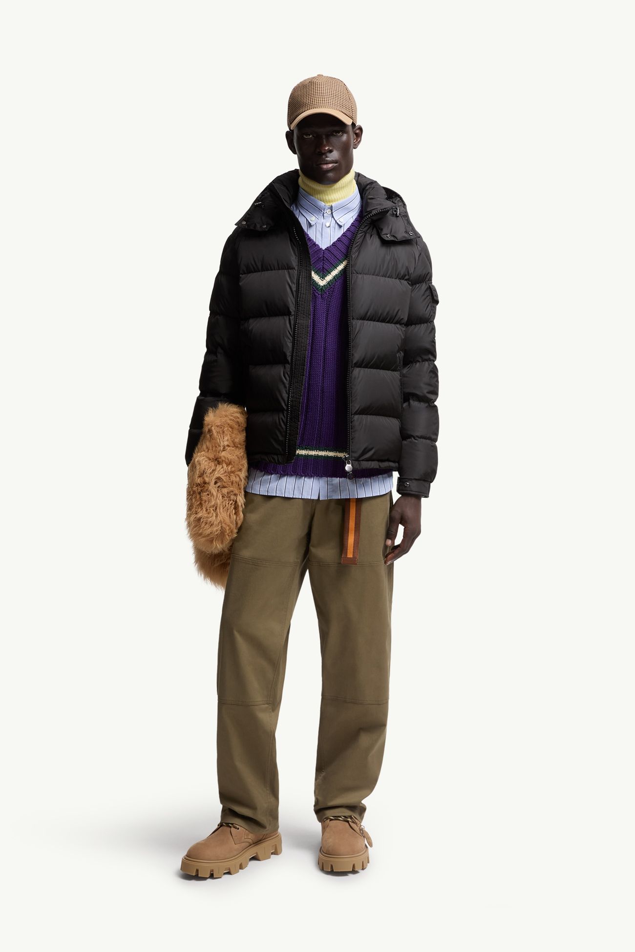 Moncler Maya男士哑光短款羽绒夹克外套 男士 黑色 Moncler 0