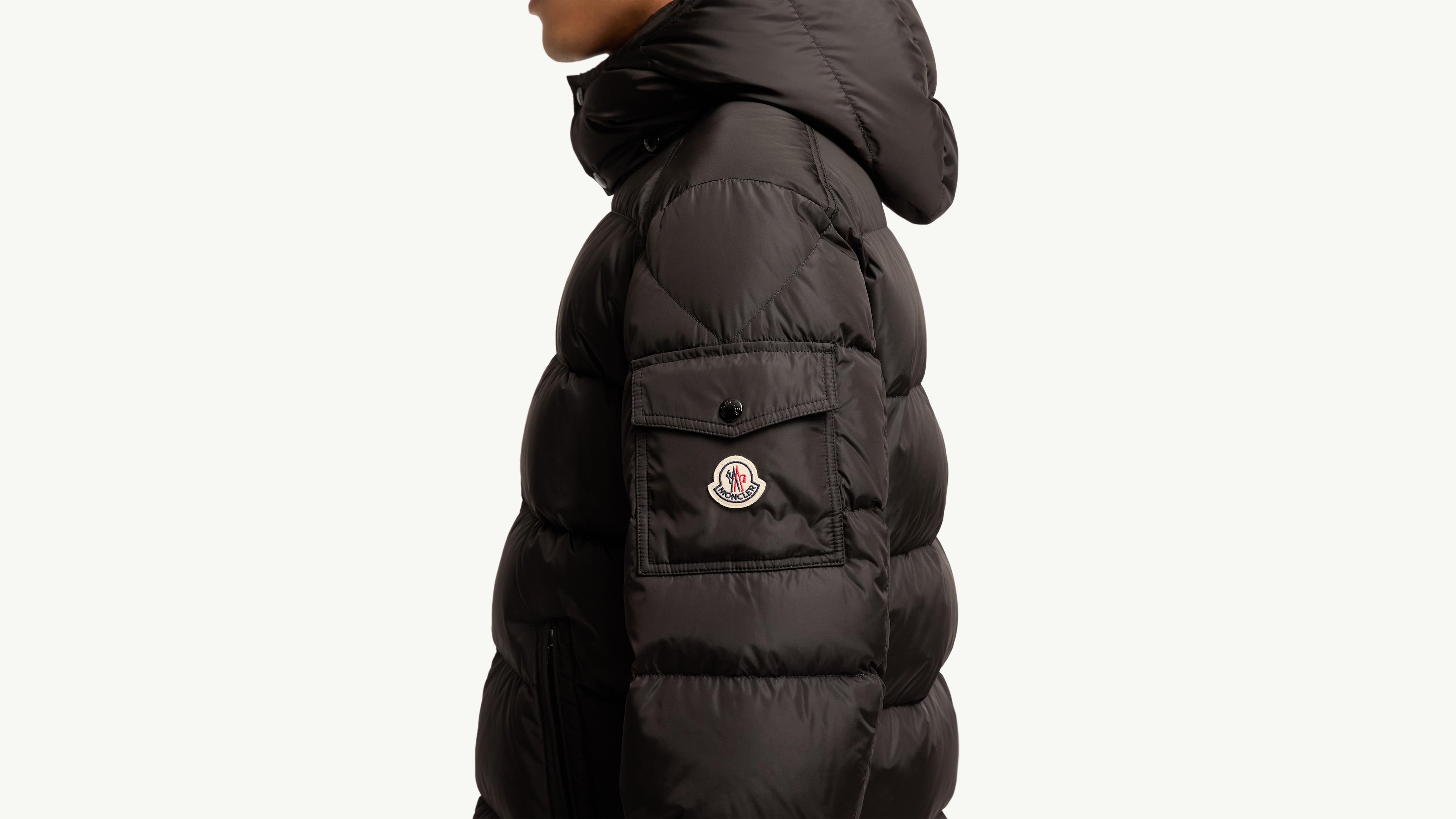 ブラック Moncler Mayaショートダウンジャケット : ショートダウン